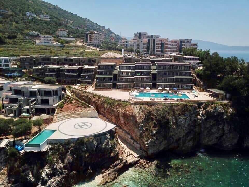 Amazing View! B & C New Apartment in Vlora