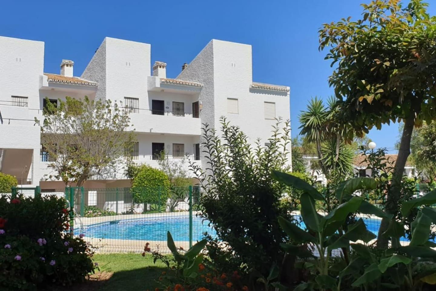 Los Geranios - Beach Apartment