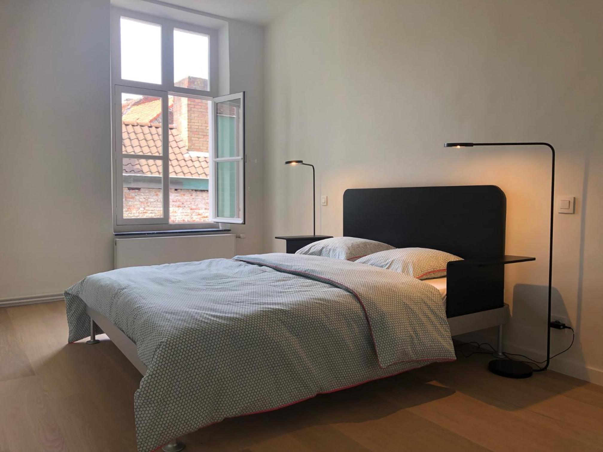 Bed & Boon view 3