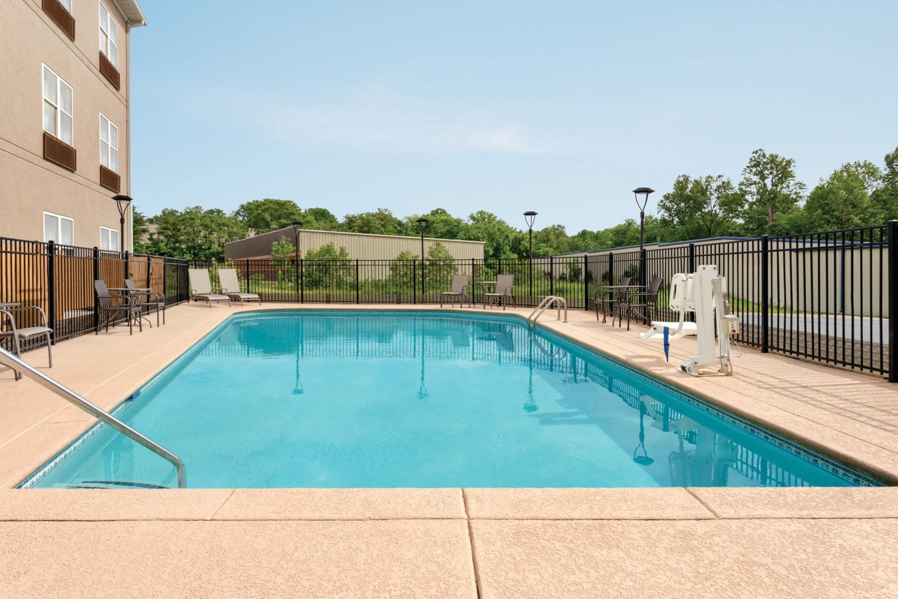 Country Inn Suites by Radisson, Nashville Airport East, TN - Property Image 44