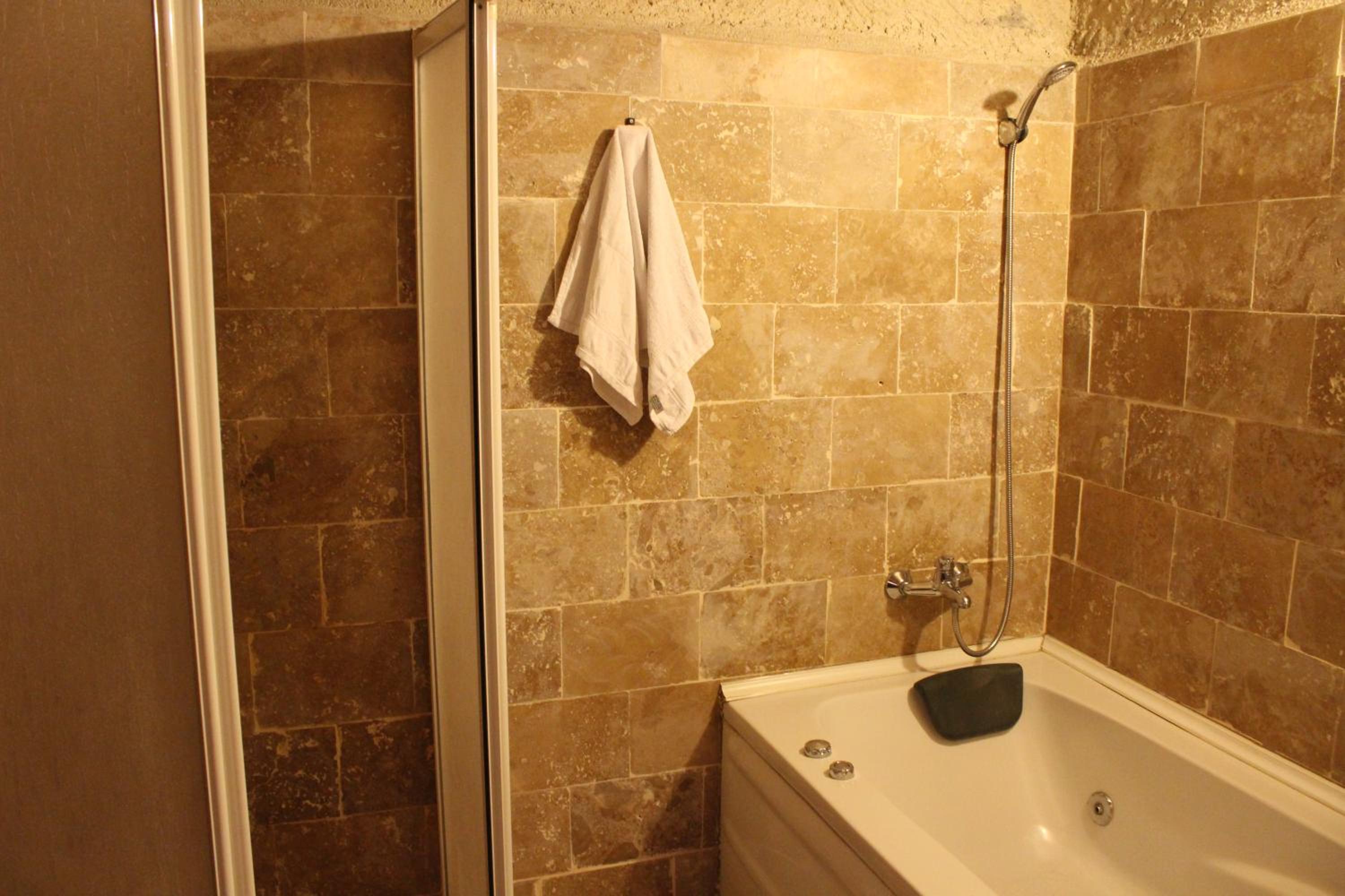 Kismet Cave House - Image 7