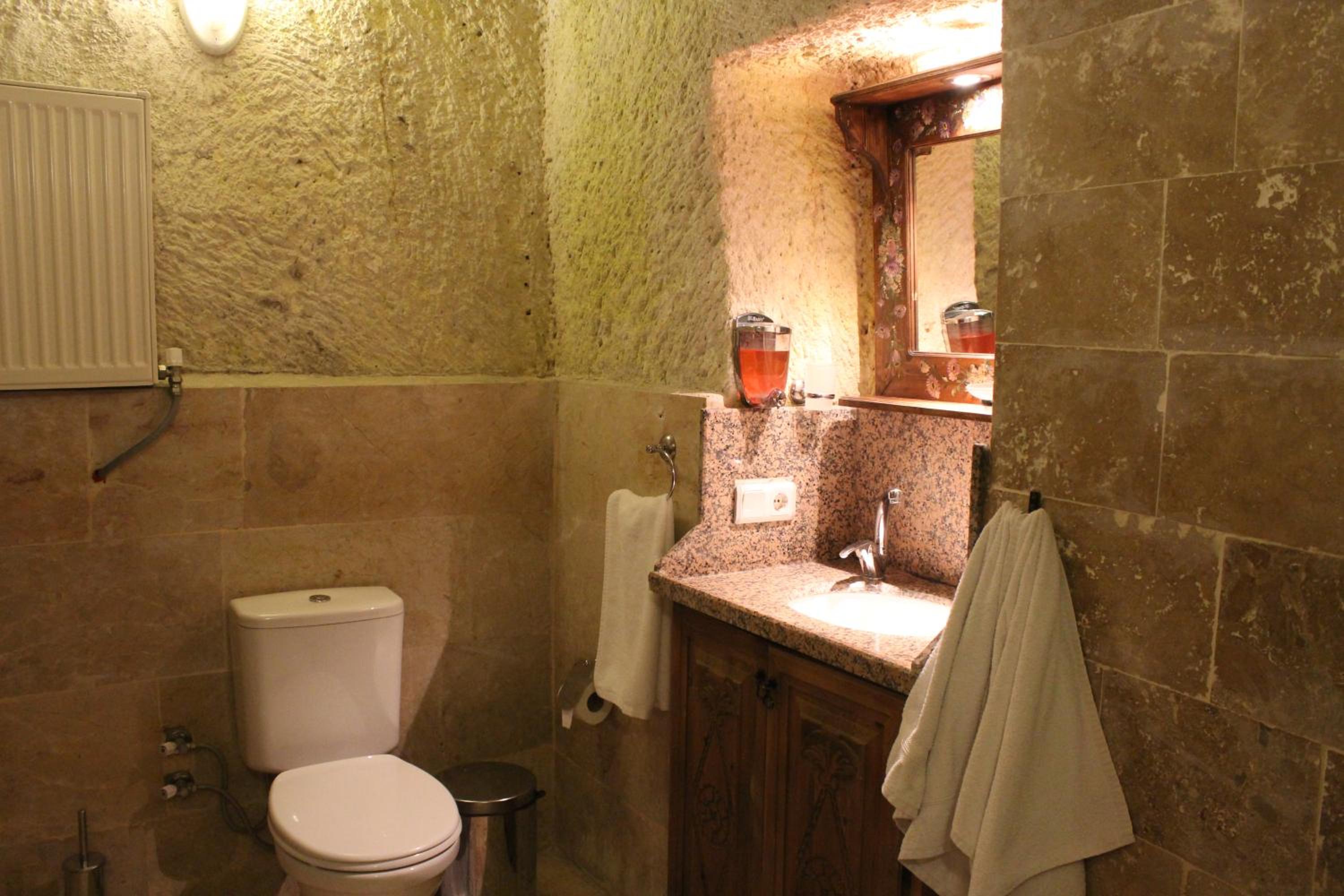 Kismet Cave House - Image 6