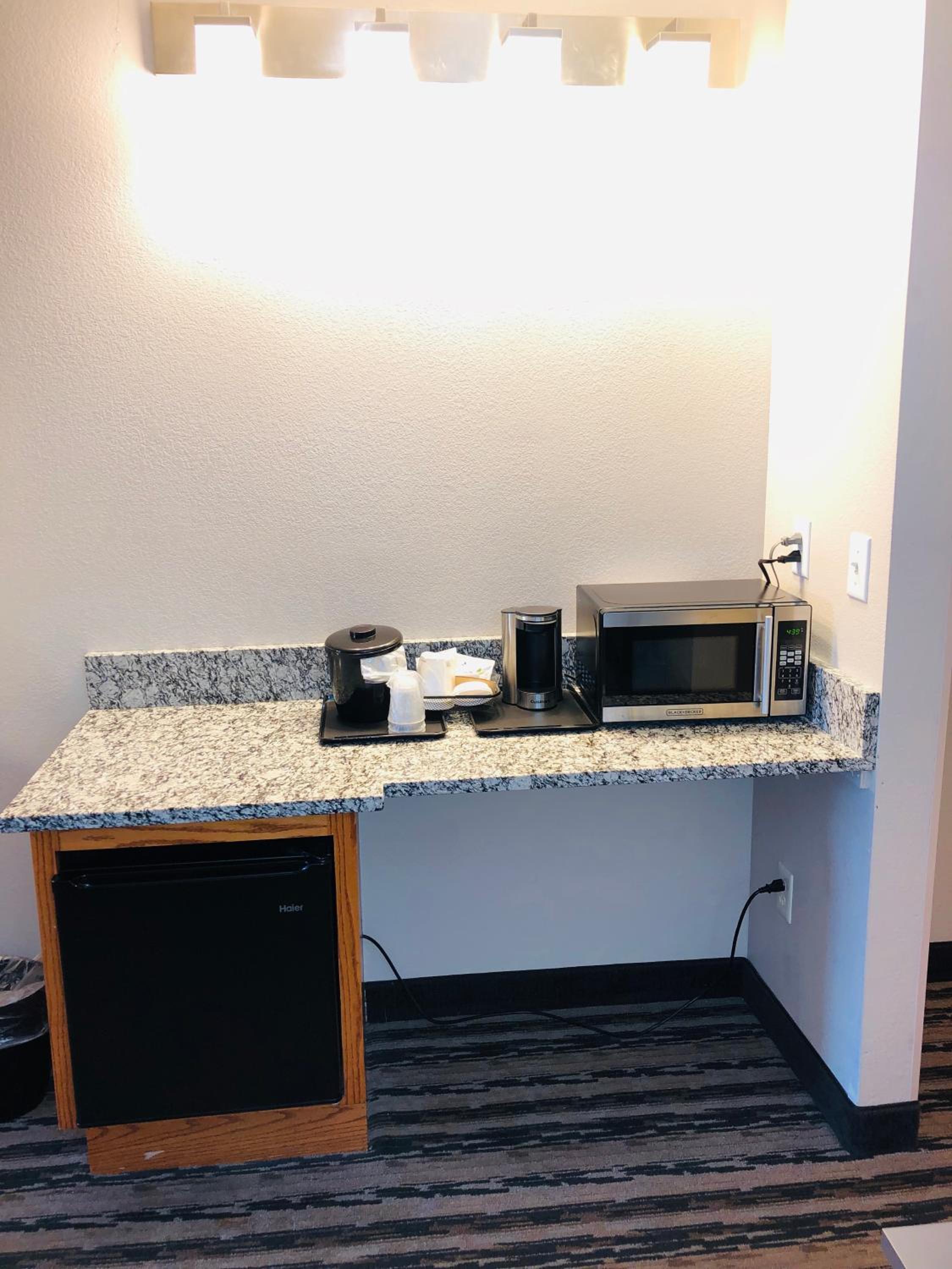 Country Inn  Suites by Radisson, Nashville Airport East, TN - Property Image 9