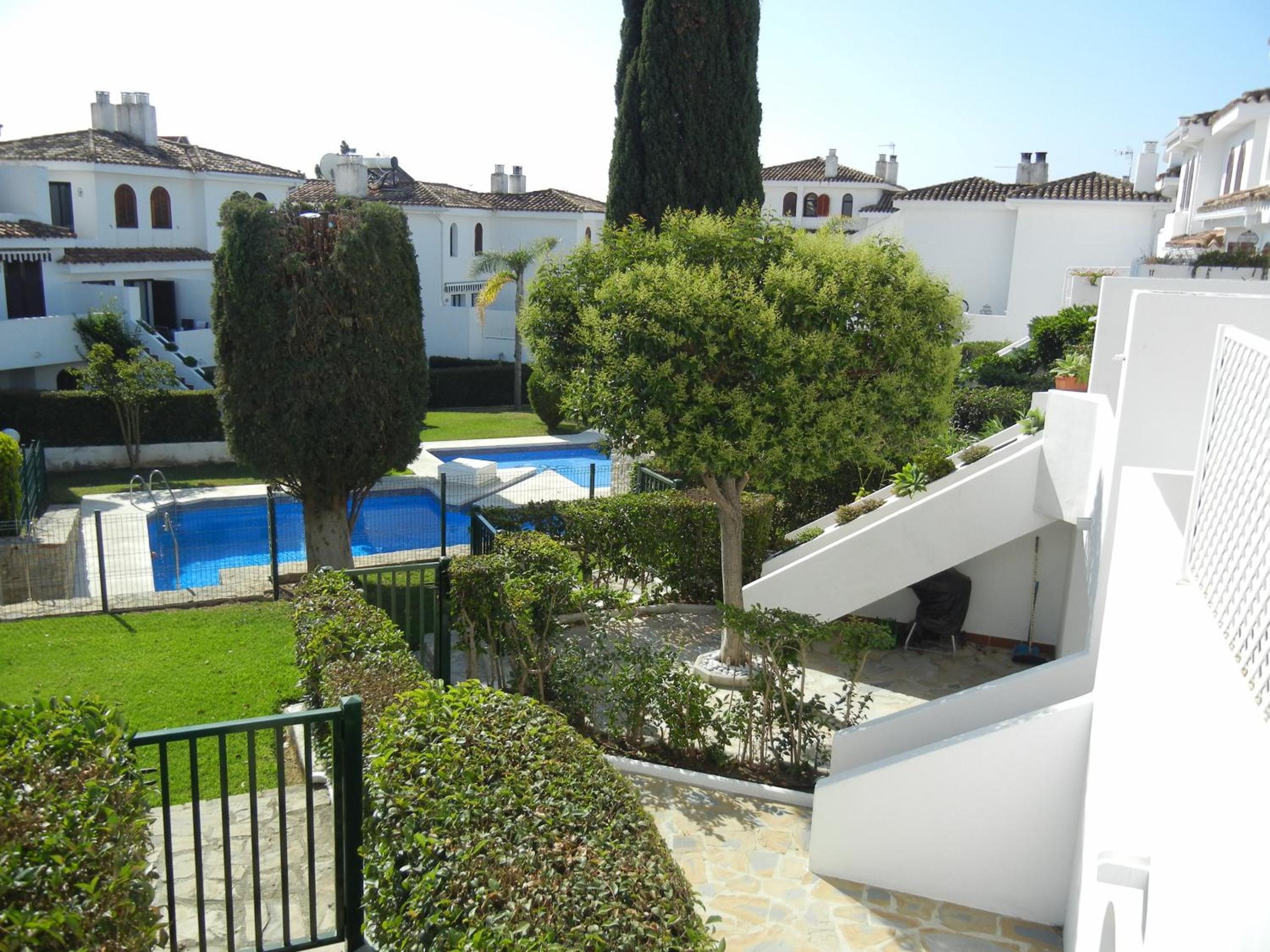 Estepona - Playa - Villa de 4 dormitorios en Albayalde Be17 view 3