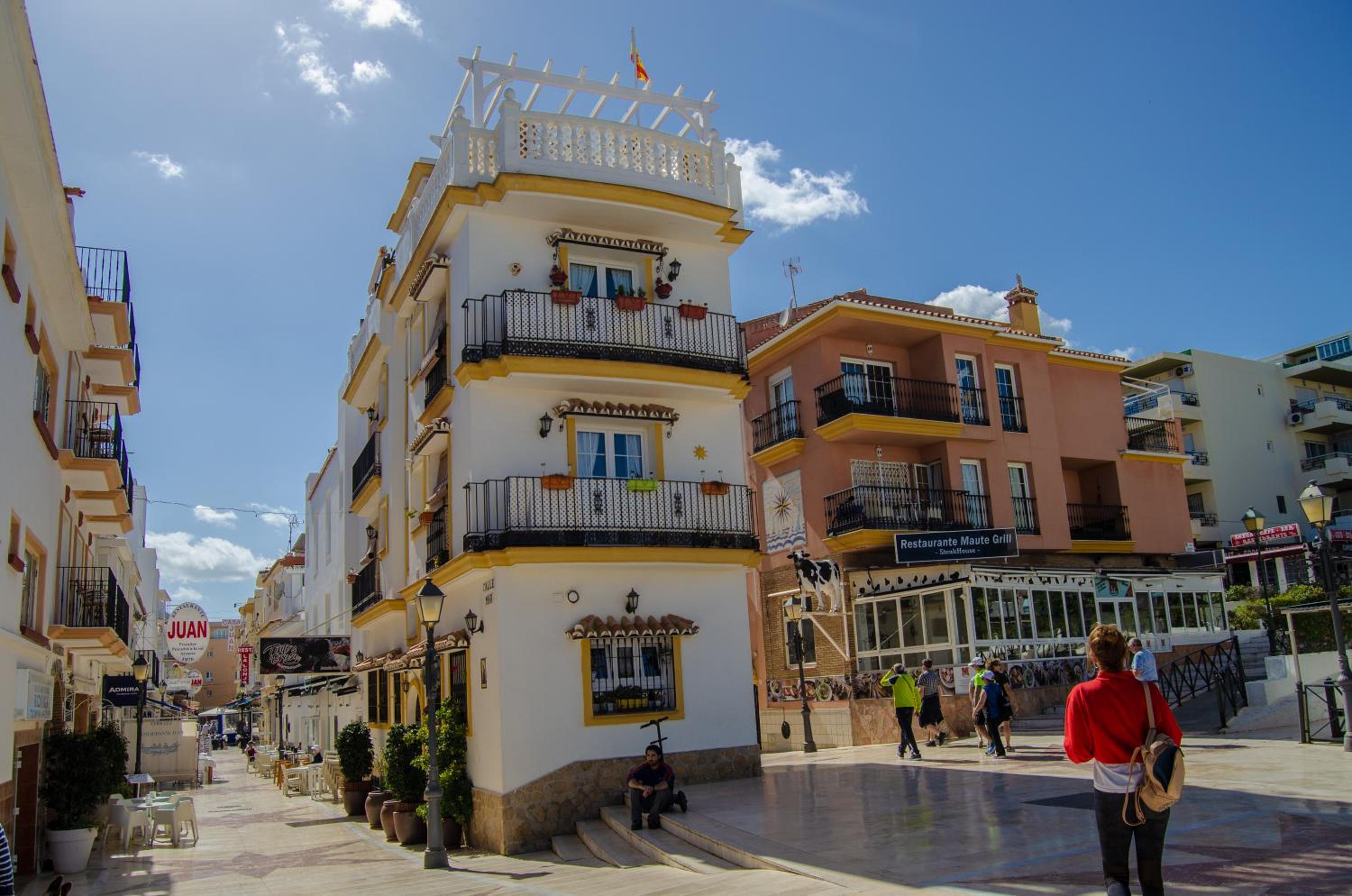 LA CARIHUELA TORREMOLINOS - STUDIO 2- COSTA SOL HOLIDAY RENTALS view 3