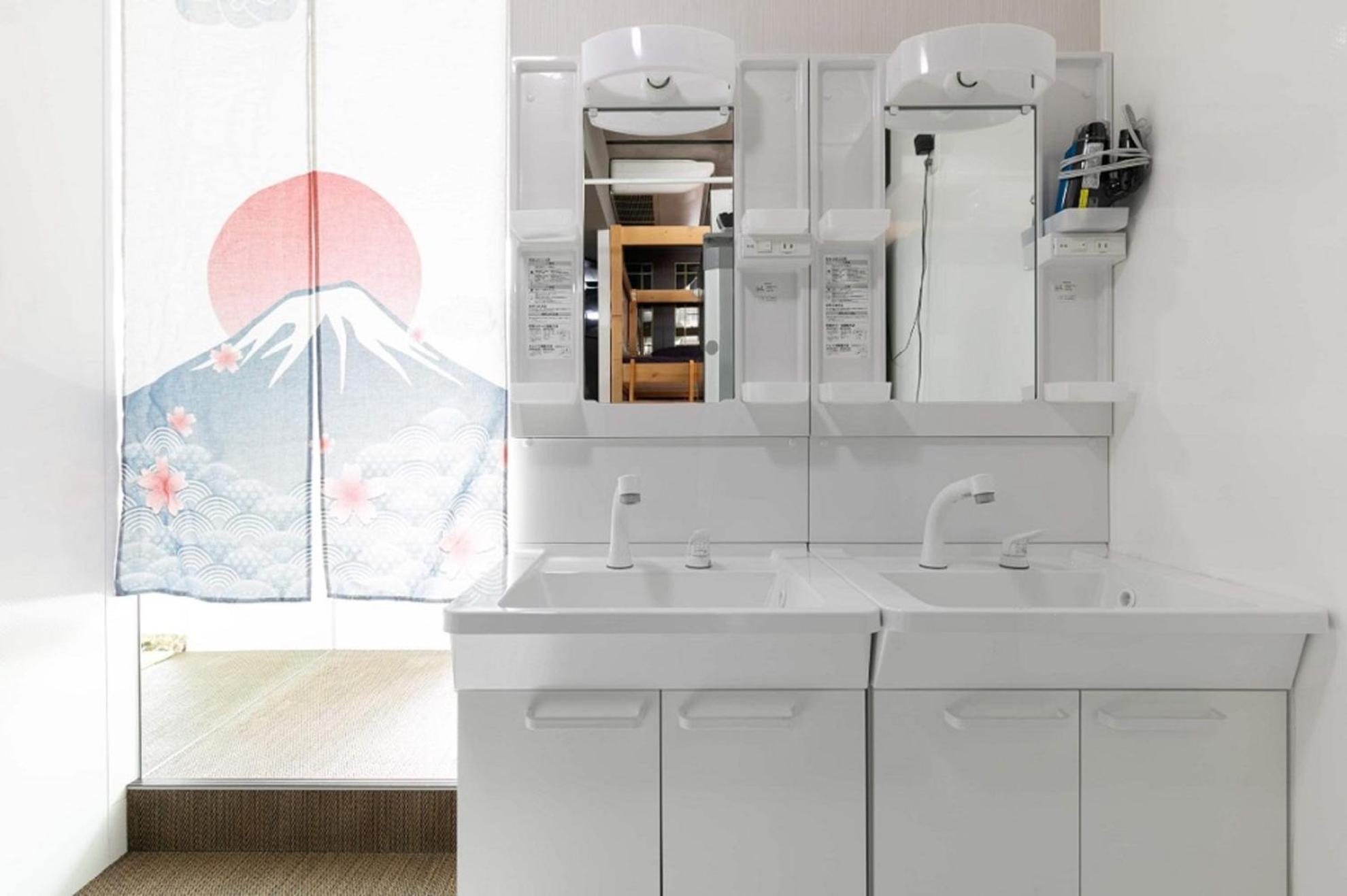 Hotel Adonis Tokyo - LGBTQ Friendly Men Only Hostel