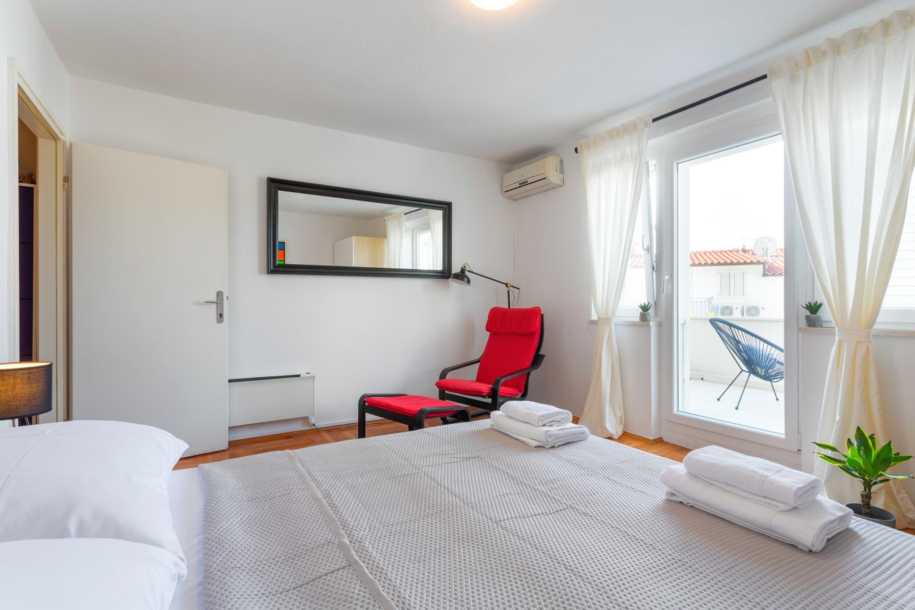 Central View Apartment view 2