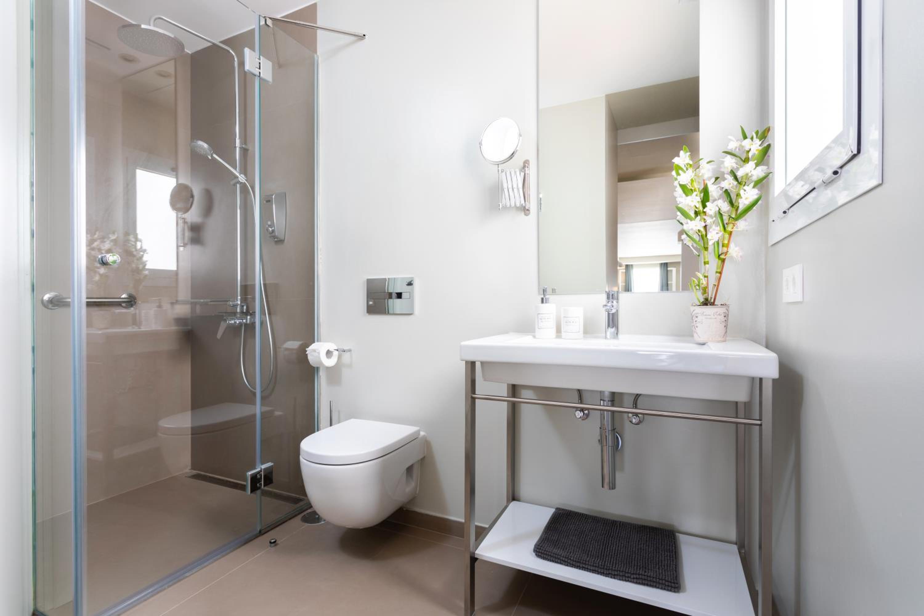 Rooms & Suites Loft 2E - Central Arrecife, Lanzarote - Free Parking view 3