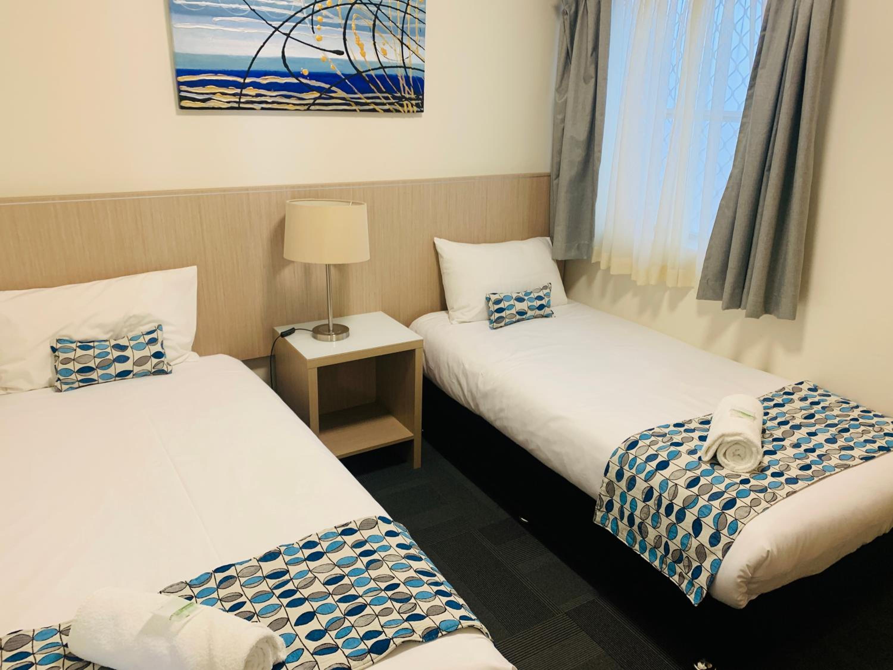 Zorba Waterfront Motel