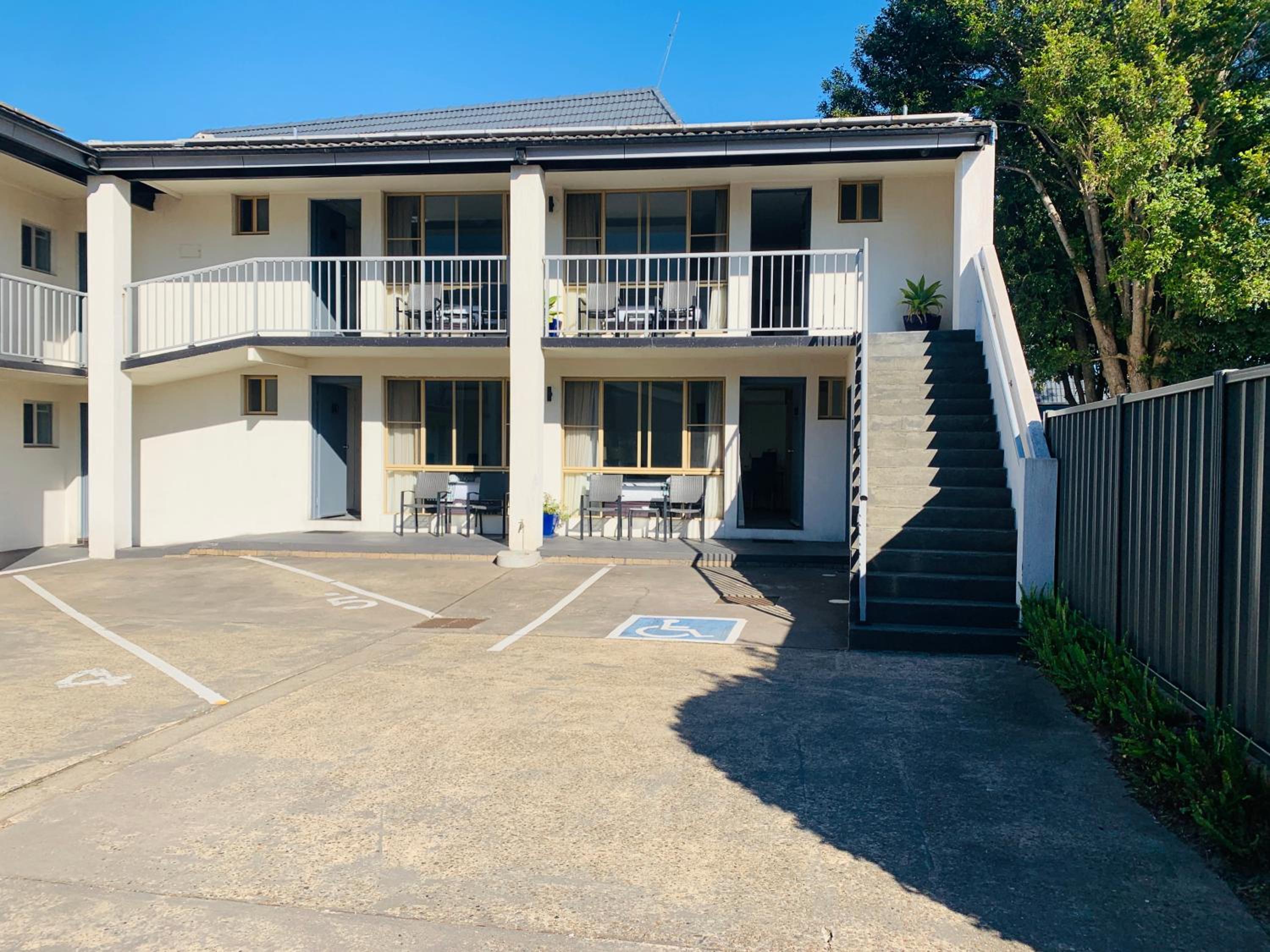 Zorba Waterfront Motel