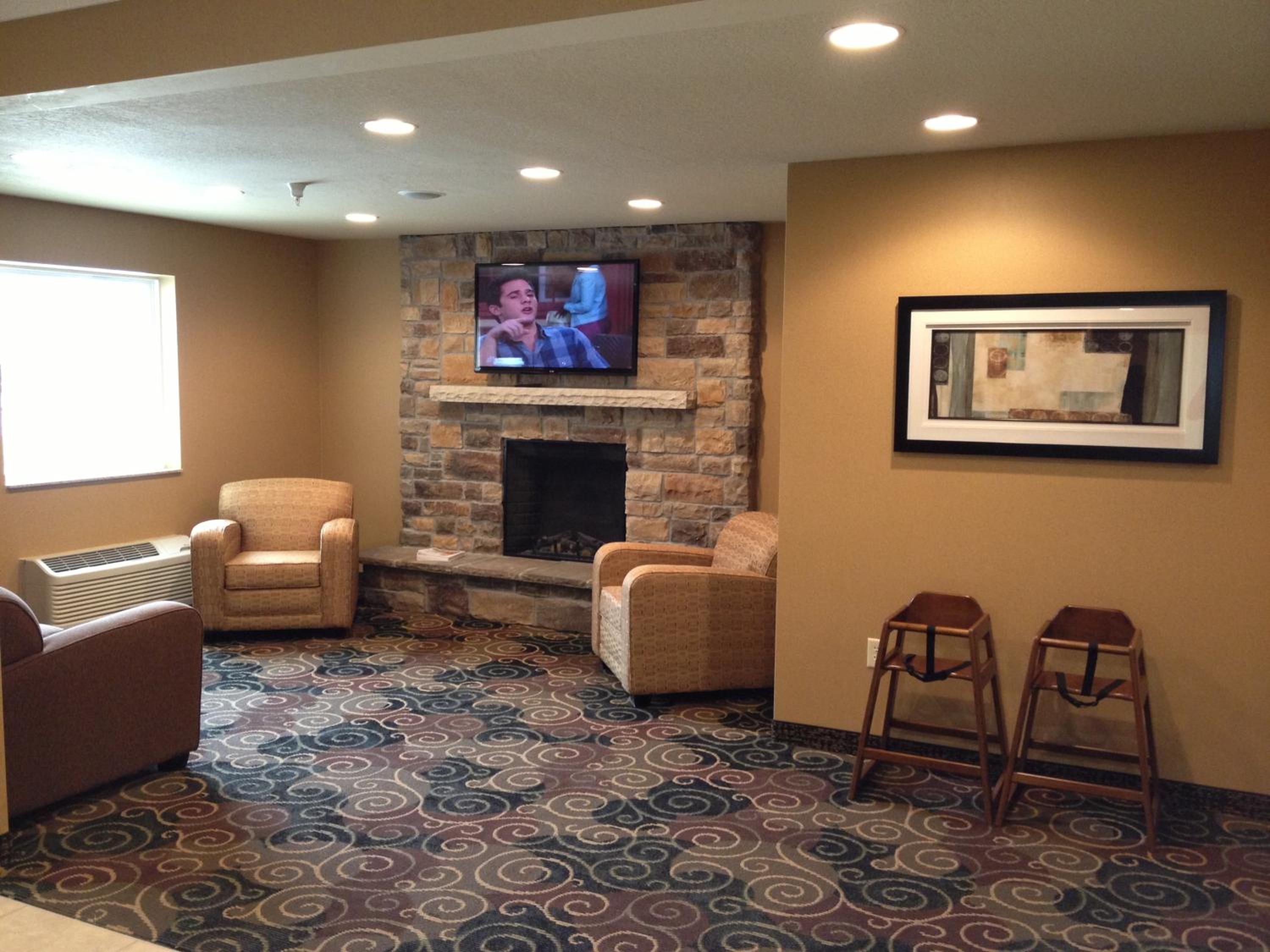 Cobblestone Hotel  Suites - Newton - Property Image 5