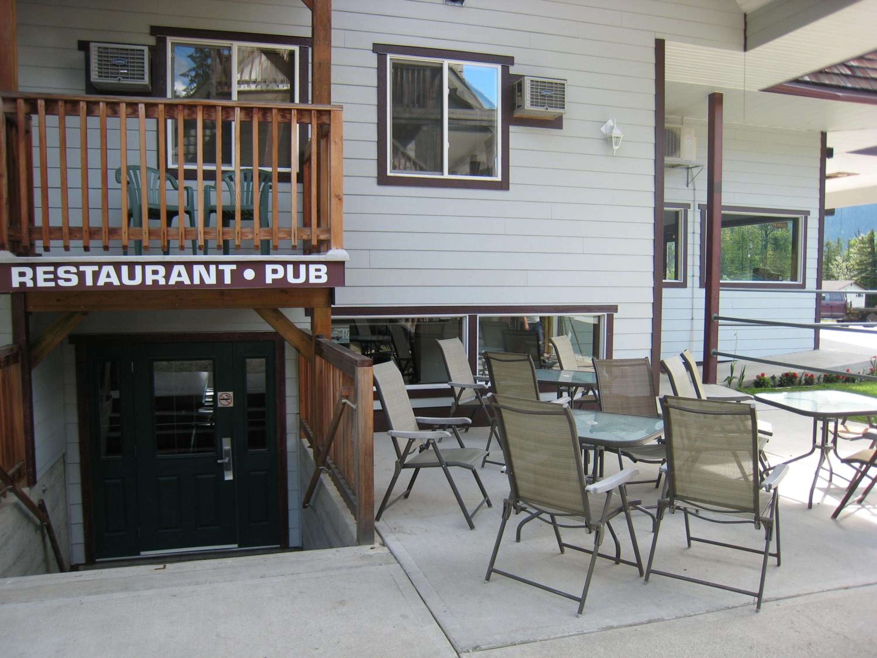 Peaks Lodge