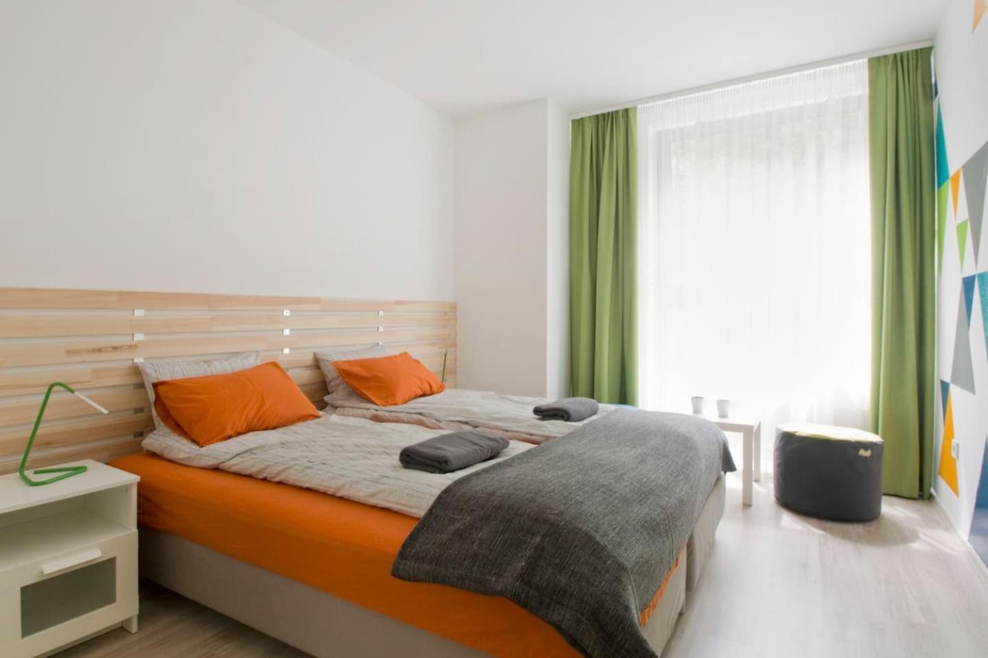 Modern four bedroom apartment in Palace District view 2