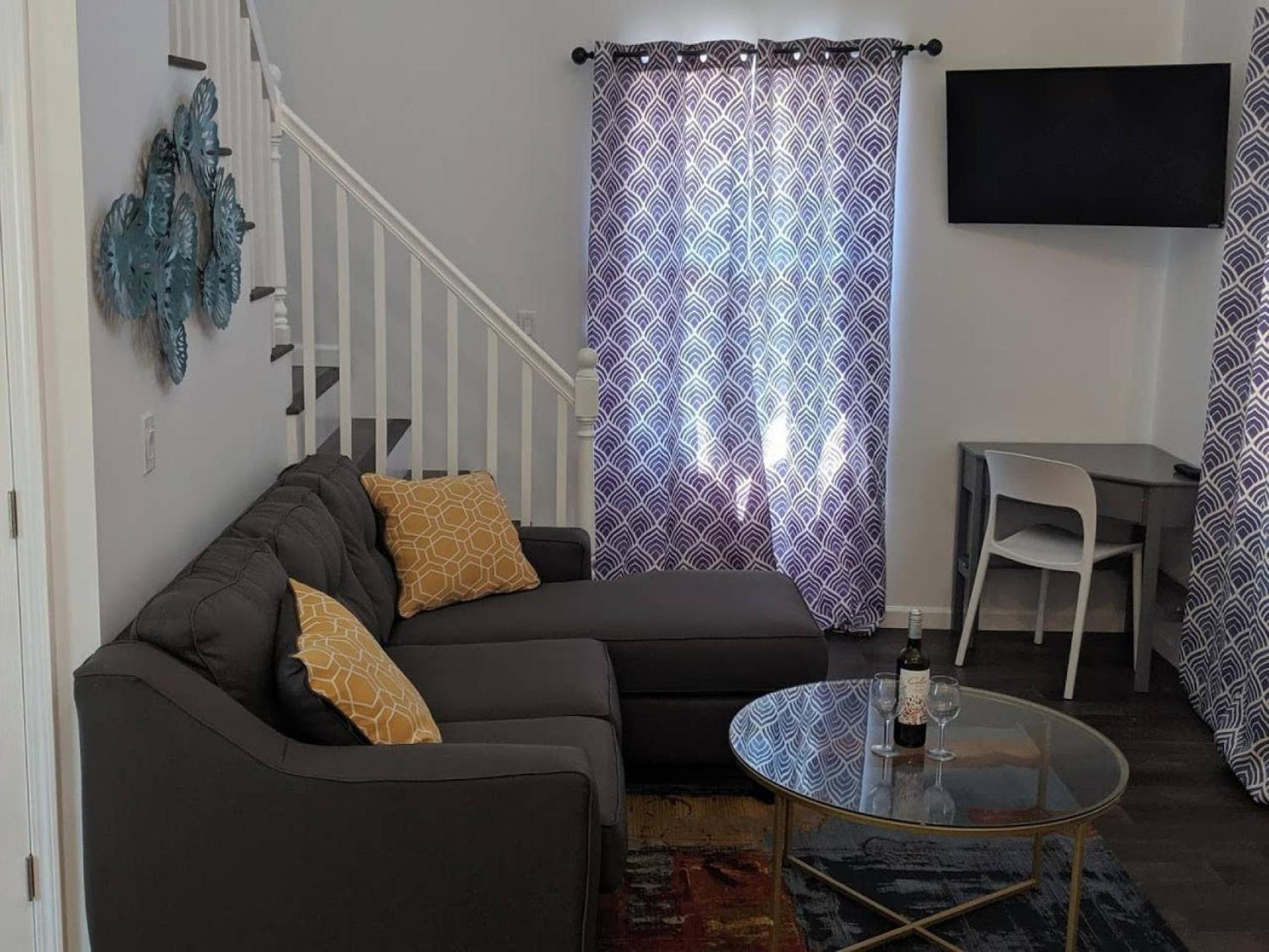 Lux 3 Bd - Perfect & Parking & Massive Patio view 2