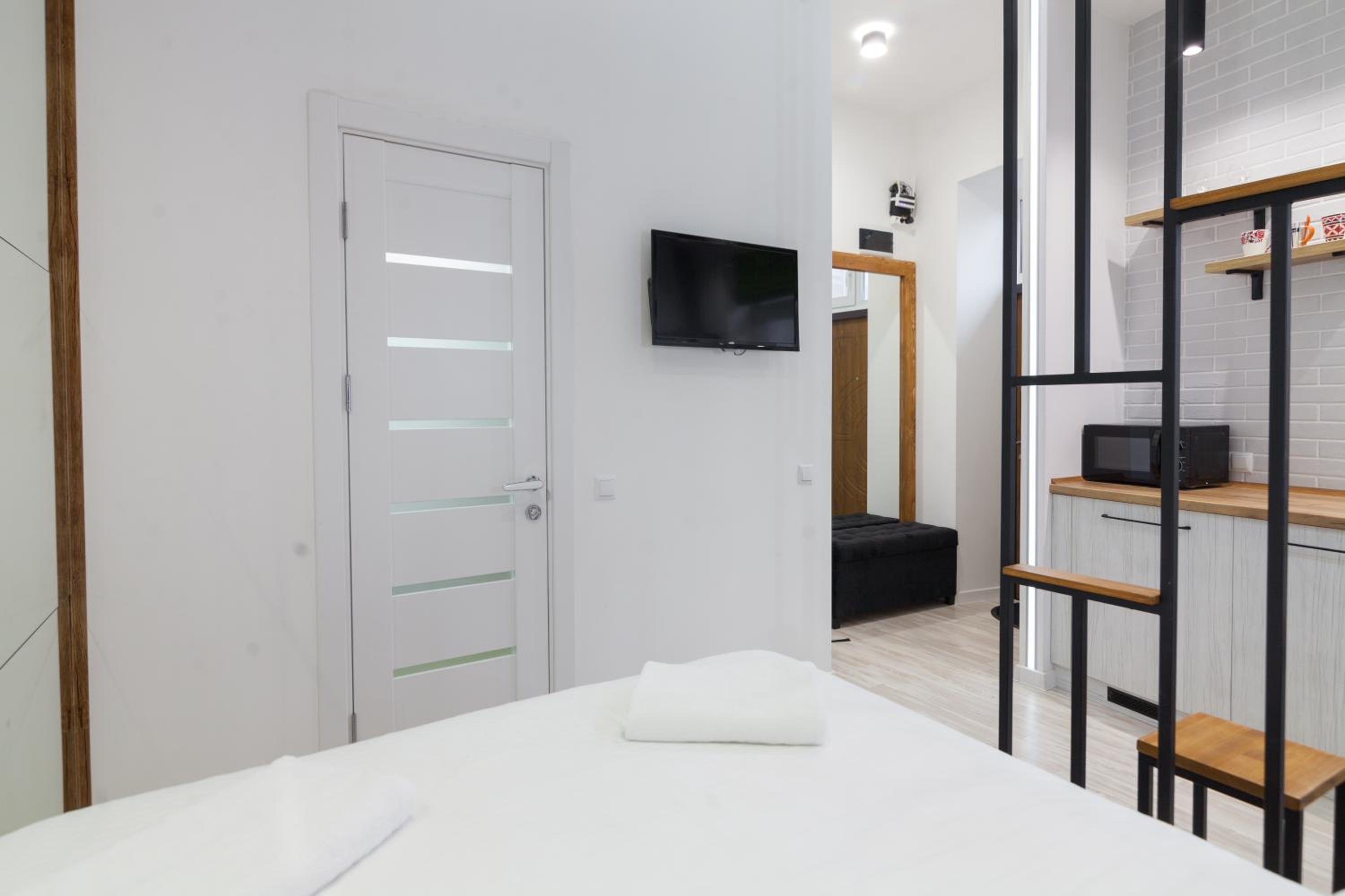 LEOGRAND Loft-studio on Husiak 8 view 5