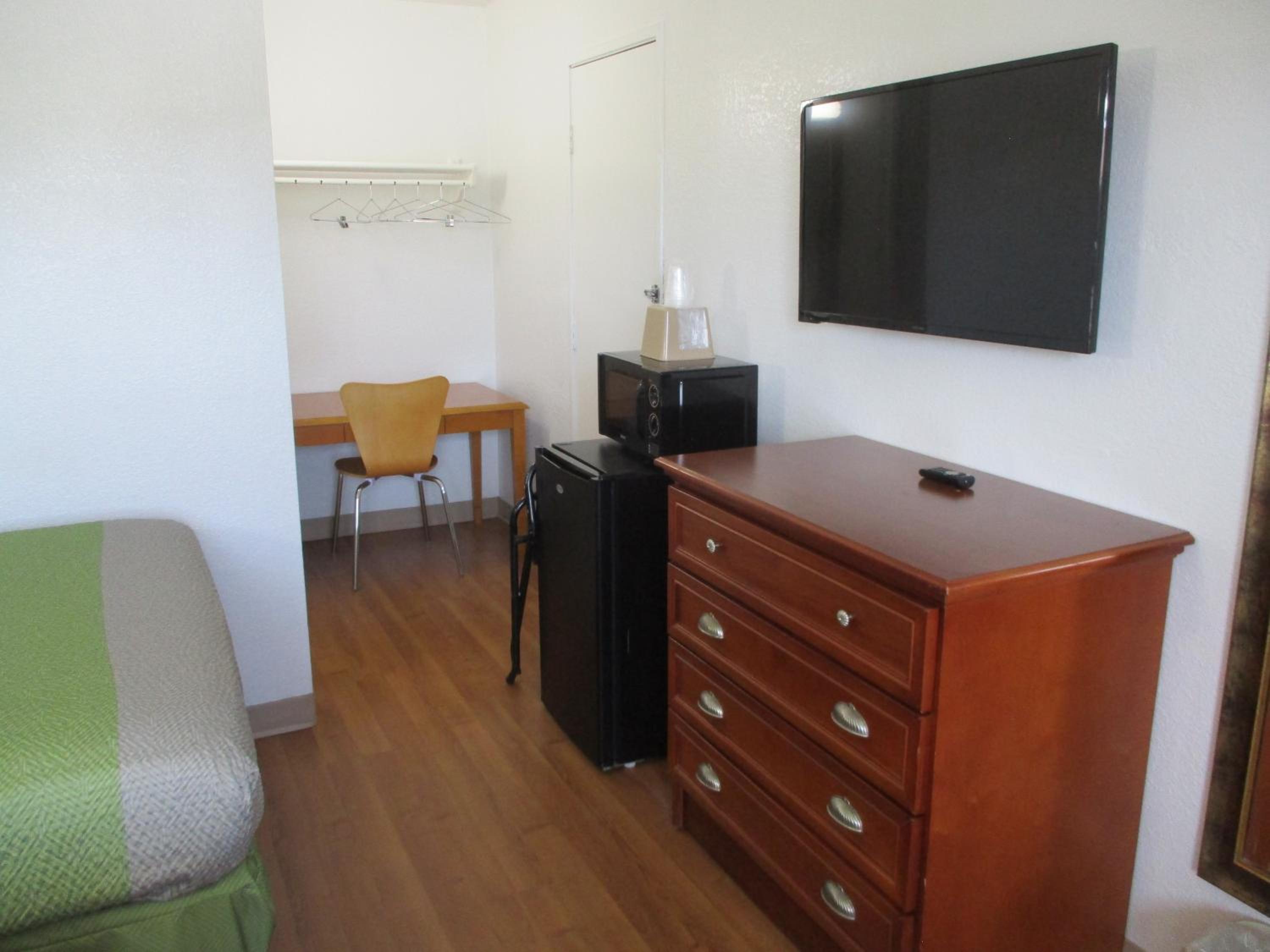 Motel 6-Meridian, MS