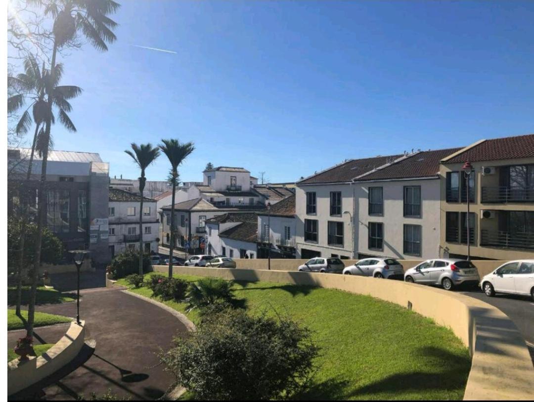 EM-Charming Apartment view 2
