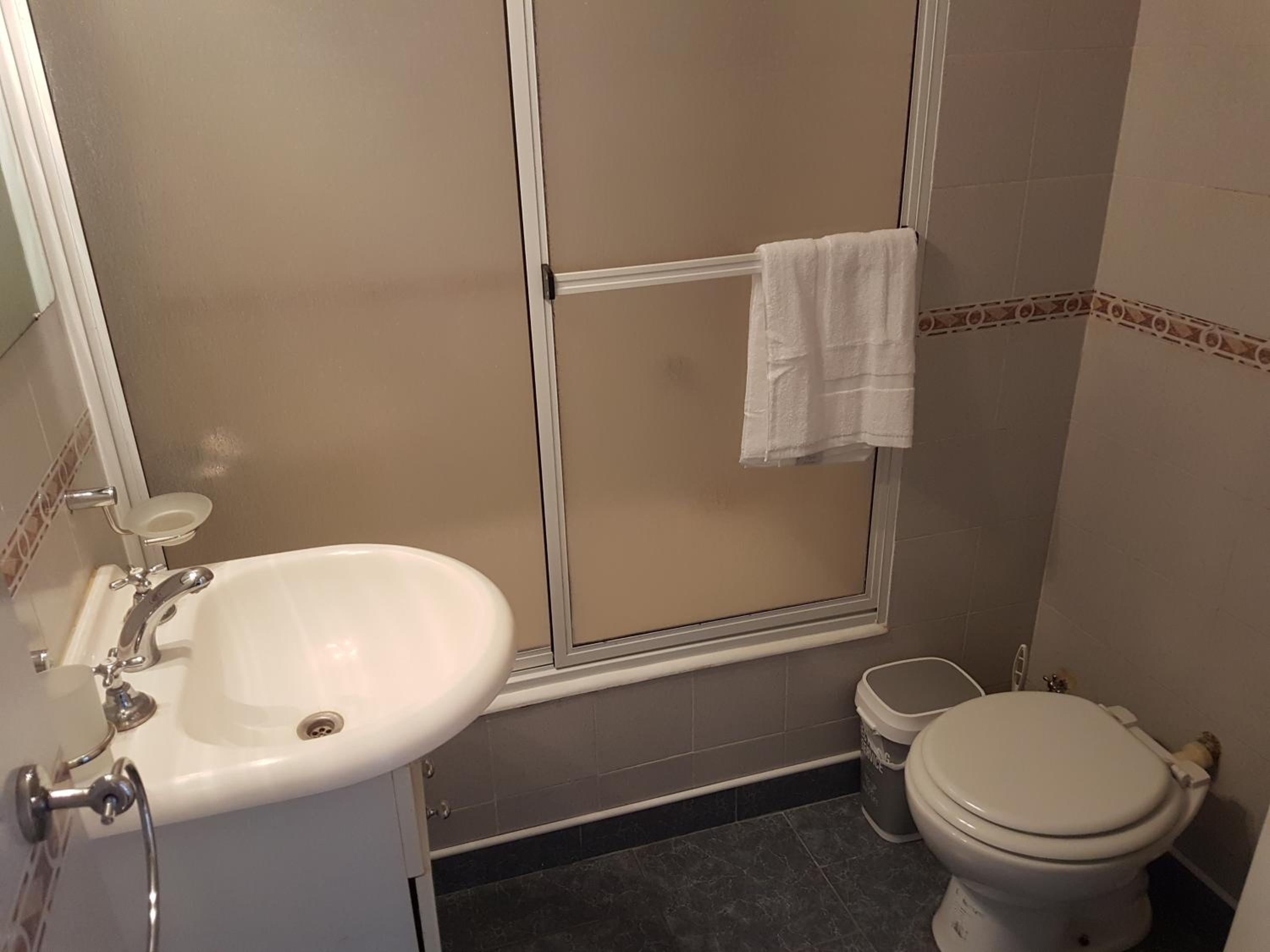 Depto de 2 ambientes zona Guemes
