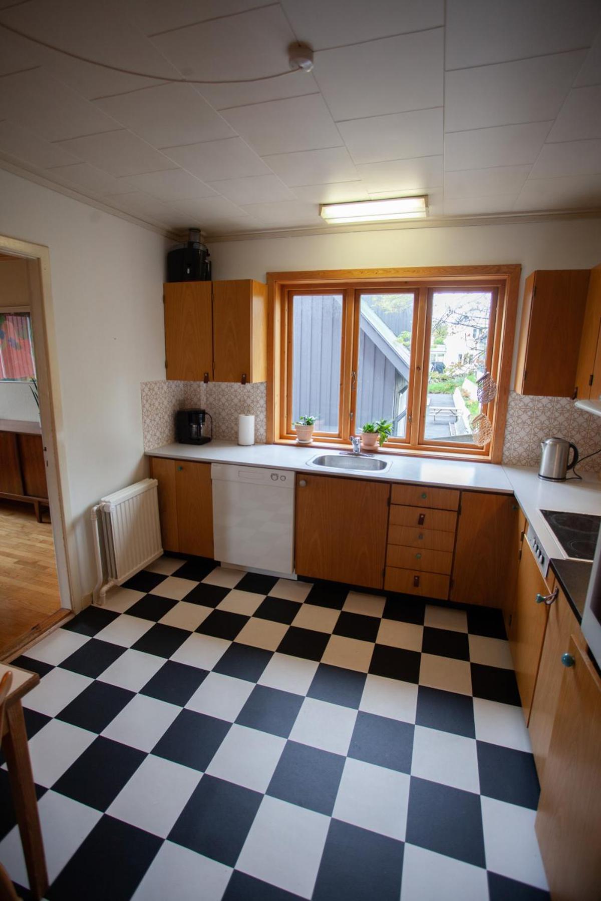 3 storey, 5 bedroom, 3 bathroom house in the center of Tórshavn