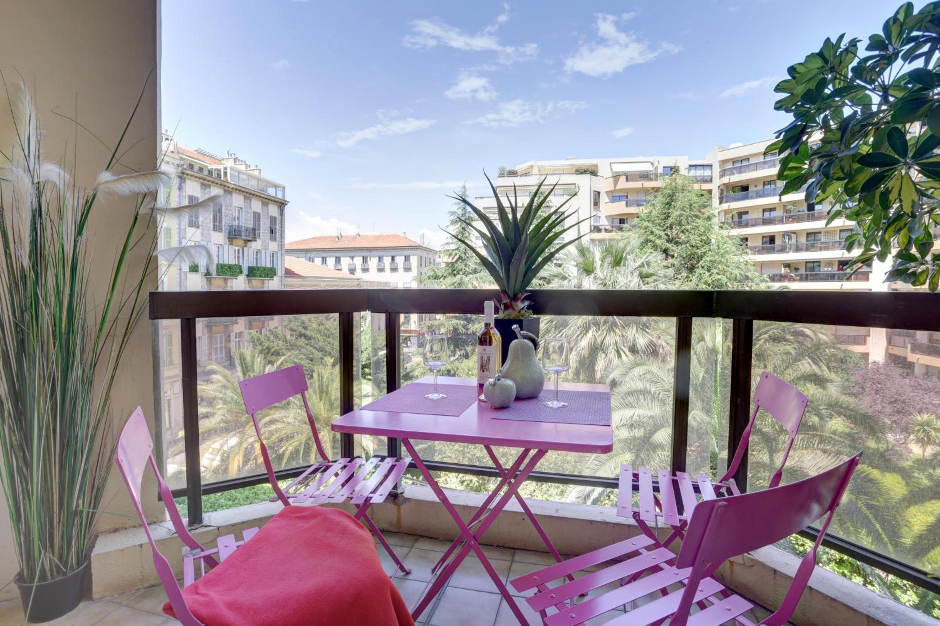 GRAND H -F2, FACE VIEUX- NICE, TERRASSE, ASCENSEUR, CLIMATISATION, Terrace - Nice city center view 3