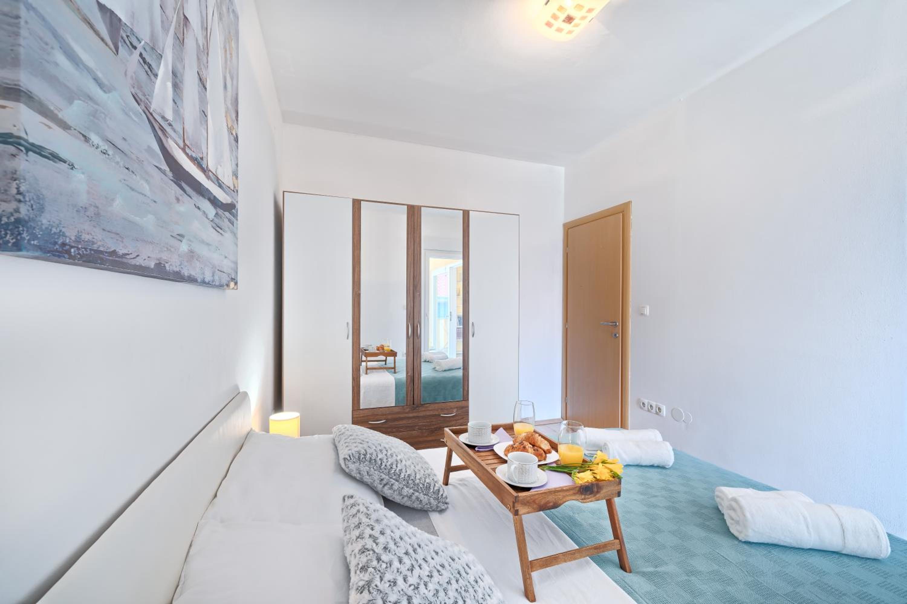 Apartments Meštrović with heated swiming pool- near Split view 5