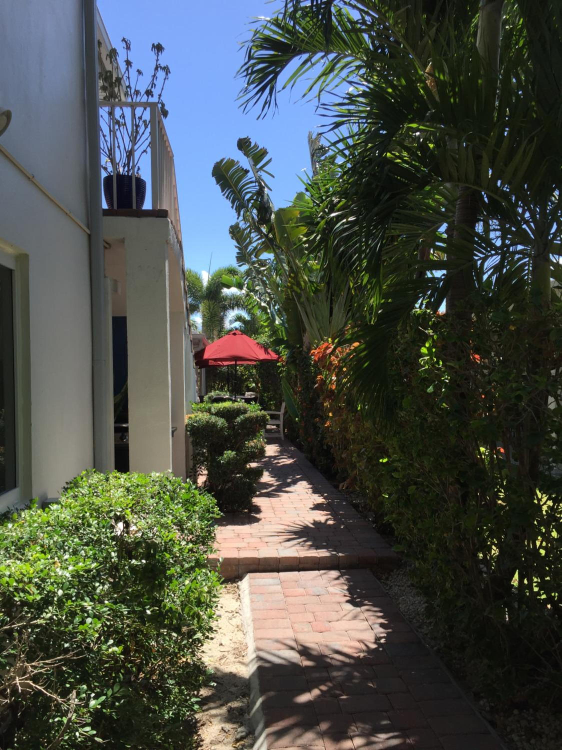4145 By The Sea Inn & Suites
