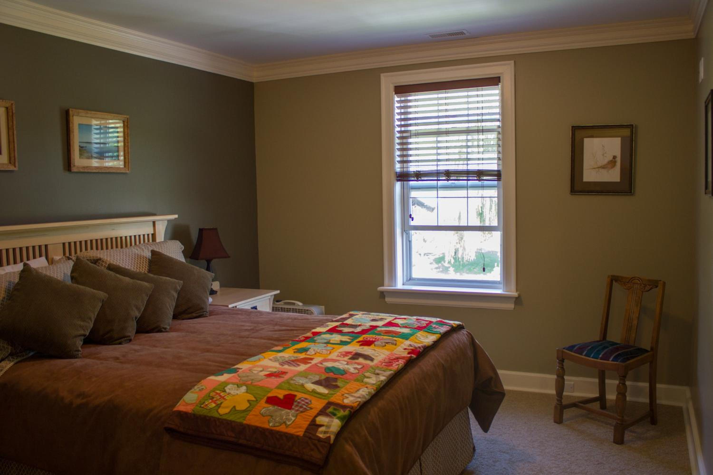Genelle House B&B Guest House