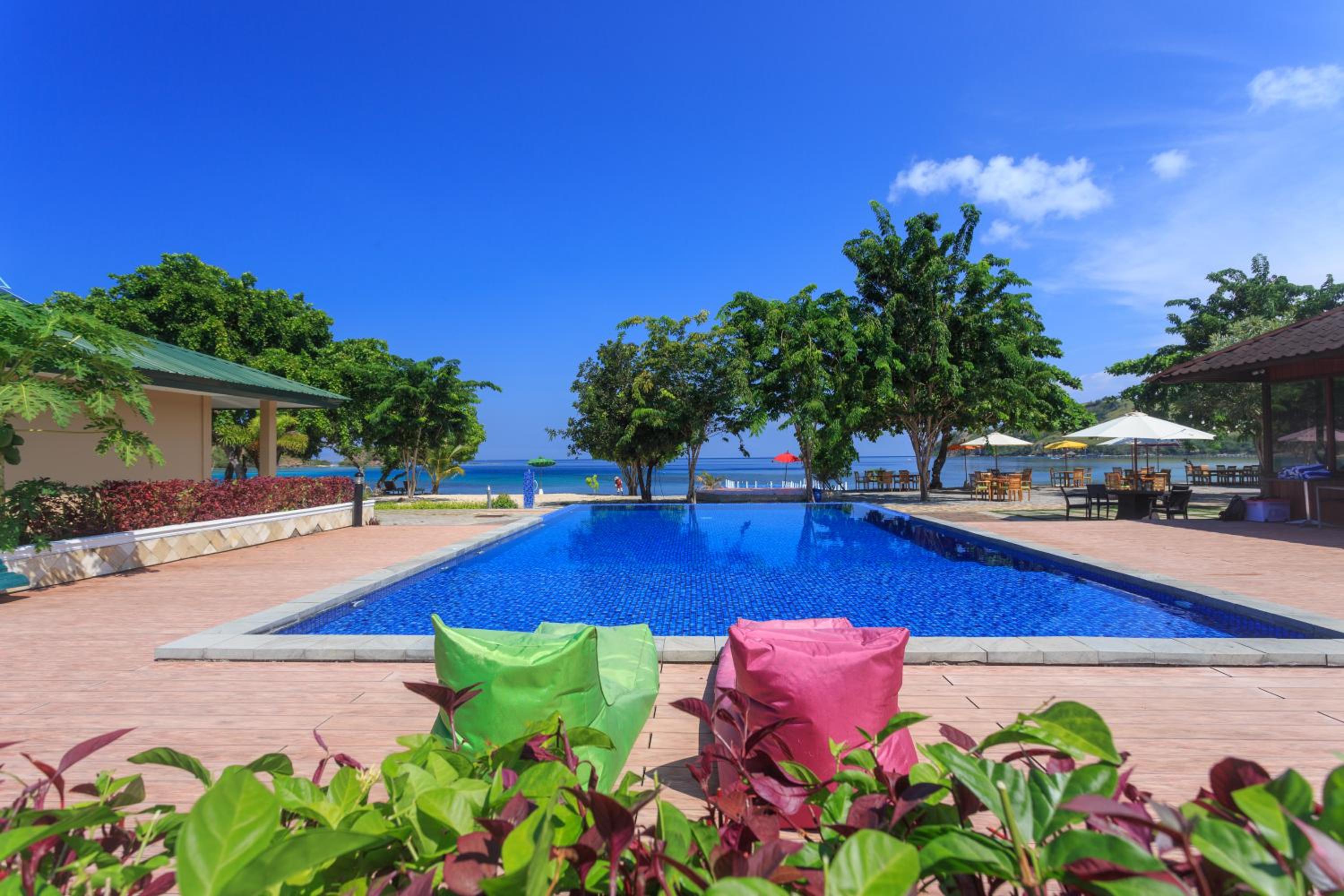 Sylvia Hotel & Resort Komodo view 3