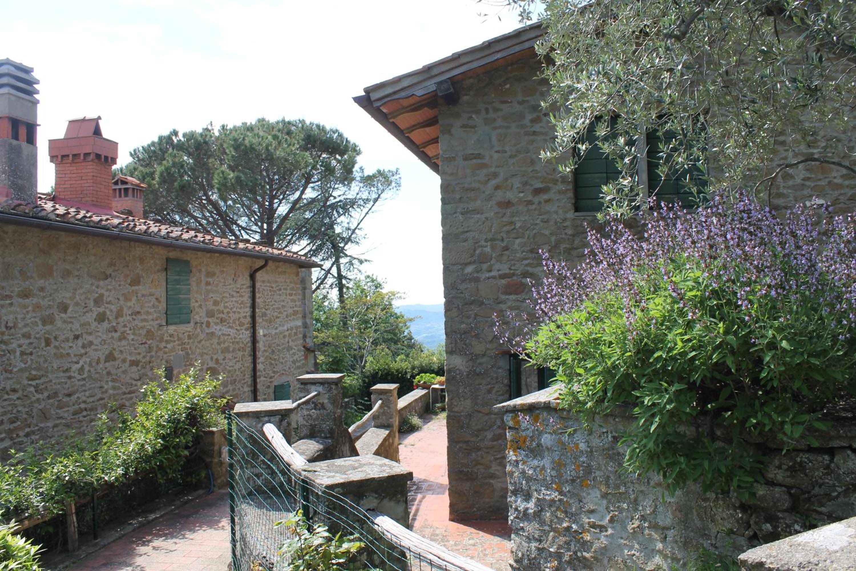 Podere I Rovai-apt IL RIFUGIO- in the heart of Tuscany