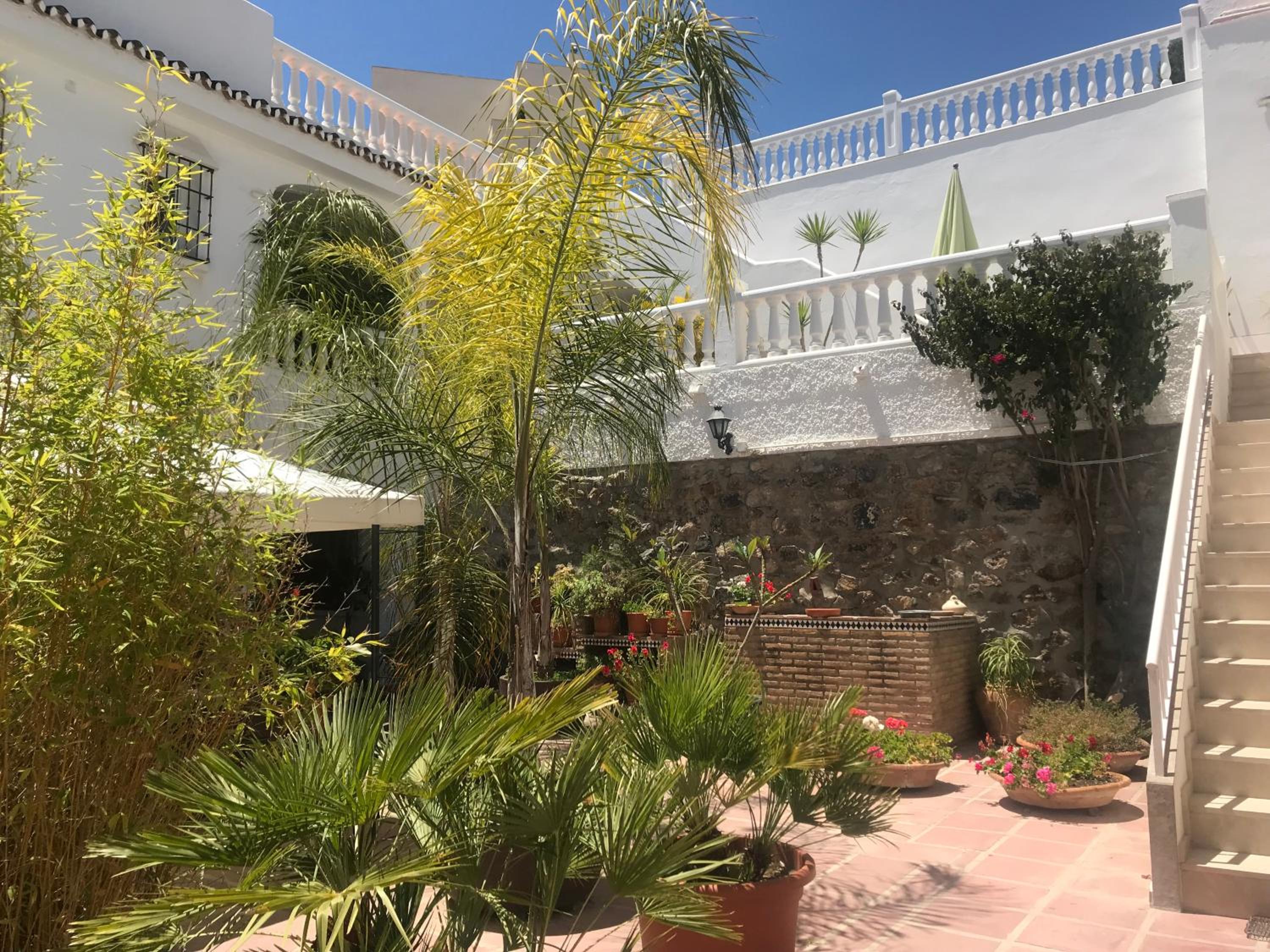 Apartamentos Turísticos La Mundial