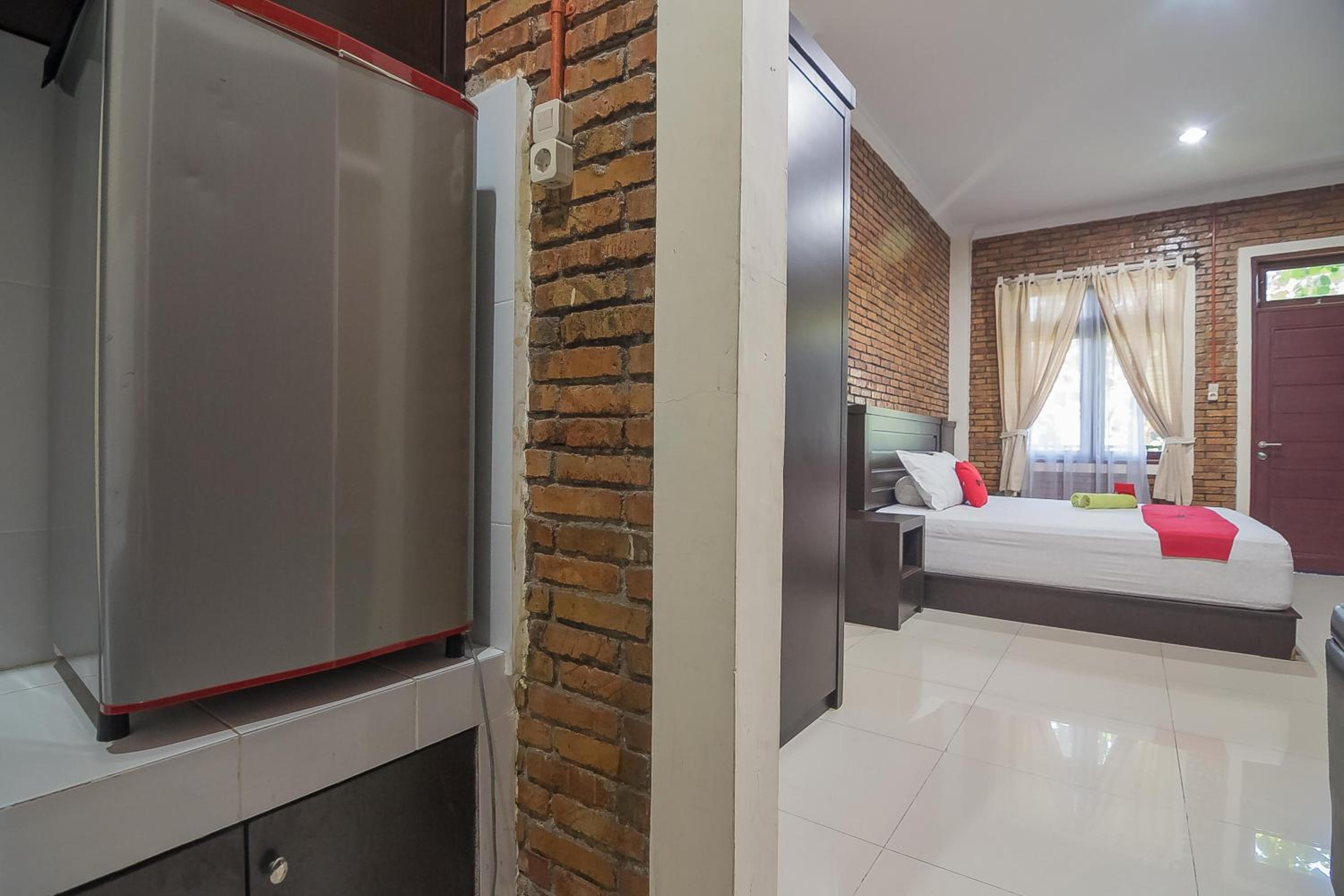 RedDoorz Plus near Cambridge City Square 2 Medan, photo 32