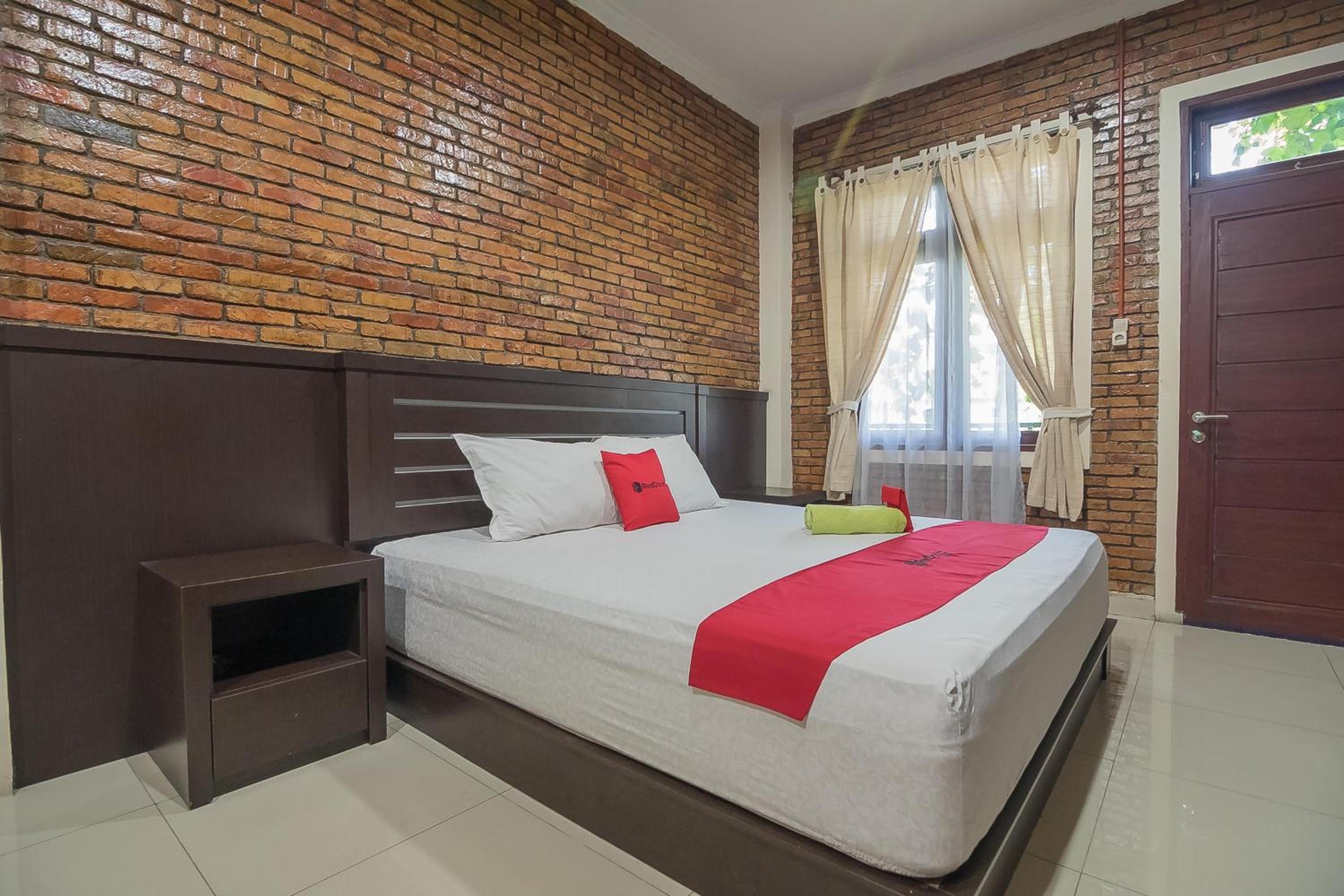 RedDoorz Plus near Cambridge City Square 2 Medan, photo 45