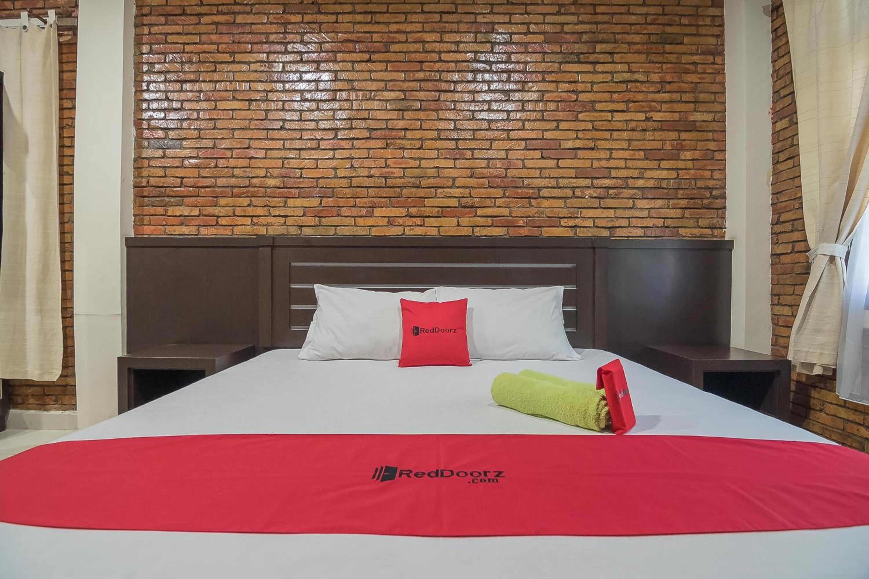 RedDoorz Plus near Cambridge City Square 2 Medan, photo 35