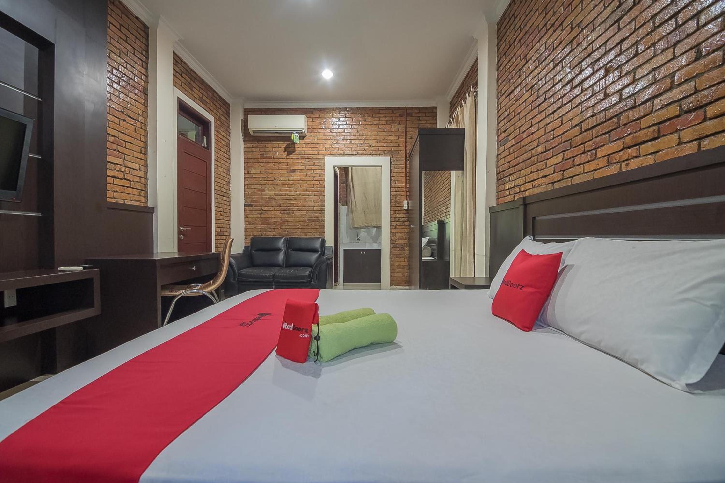 RedDoorz Plus near Cambridge City Square 2 Medan, photo 39