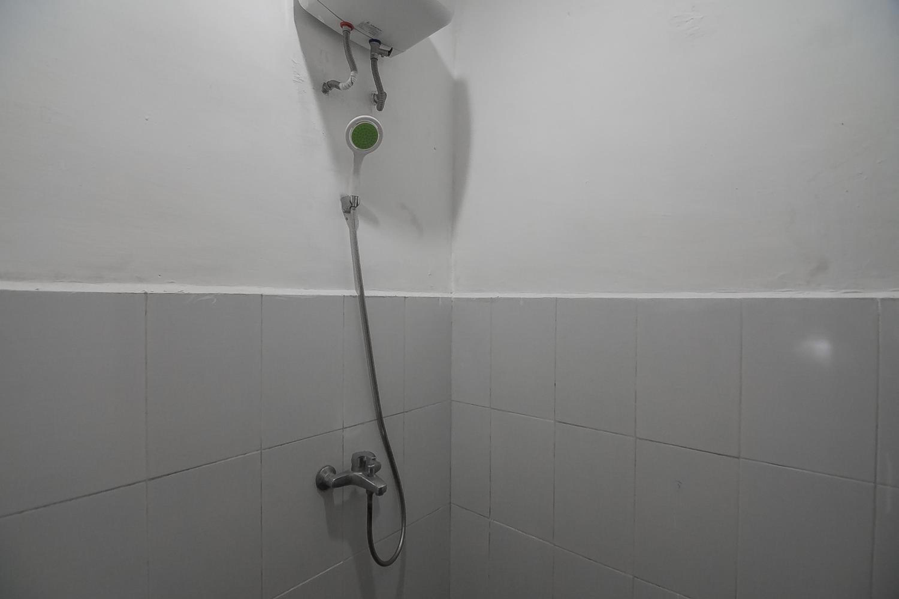 RedDoorz Plus near Cambridge City Square 2 Medan, Medan - 21