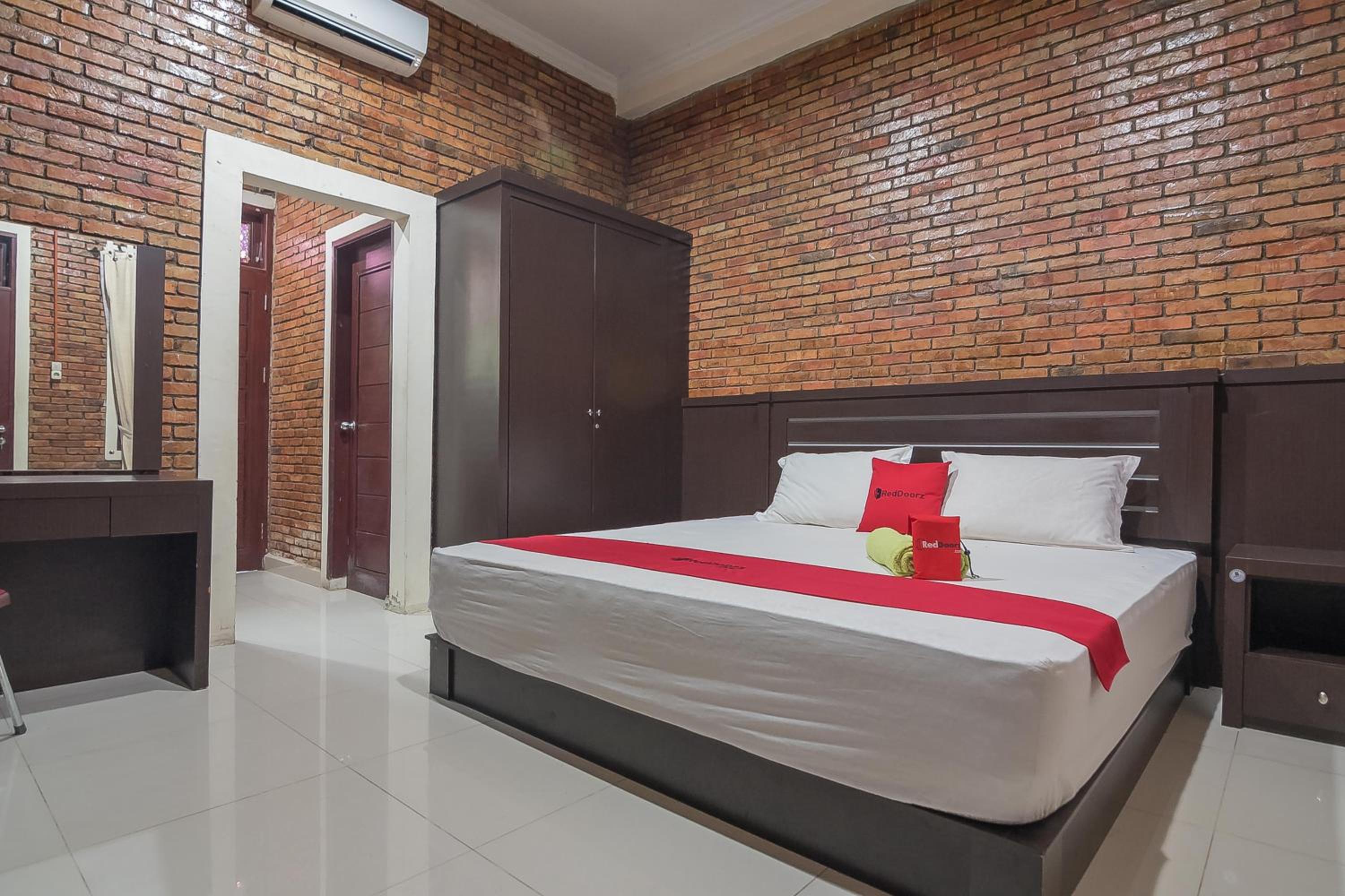 RedDoorz Plus near Cambridge City Square 2 Medan, photo 37