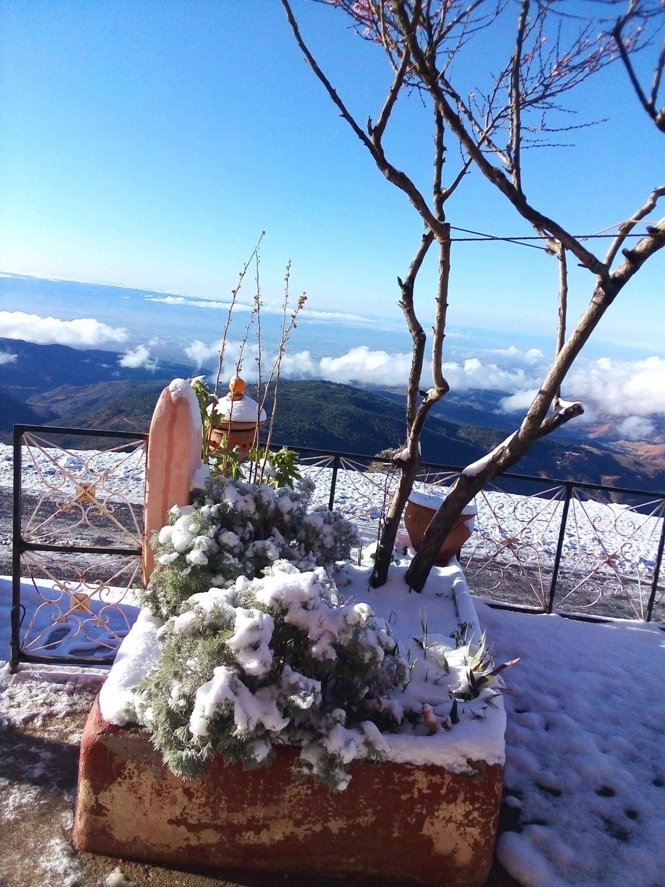 Tizi N Test LA BELLE VUE HOTEL Cafe Restaurant 2100M alt view 3