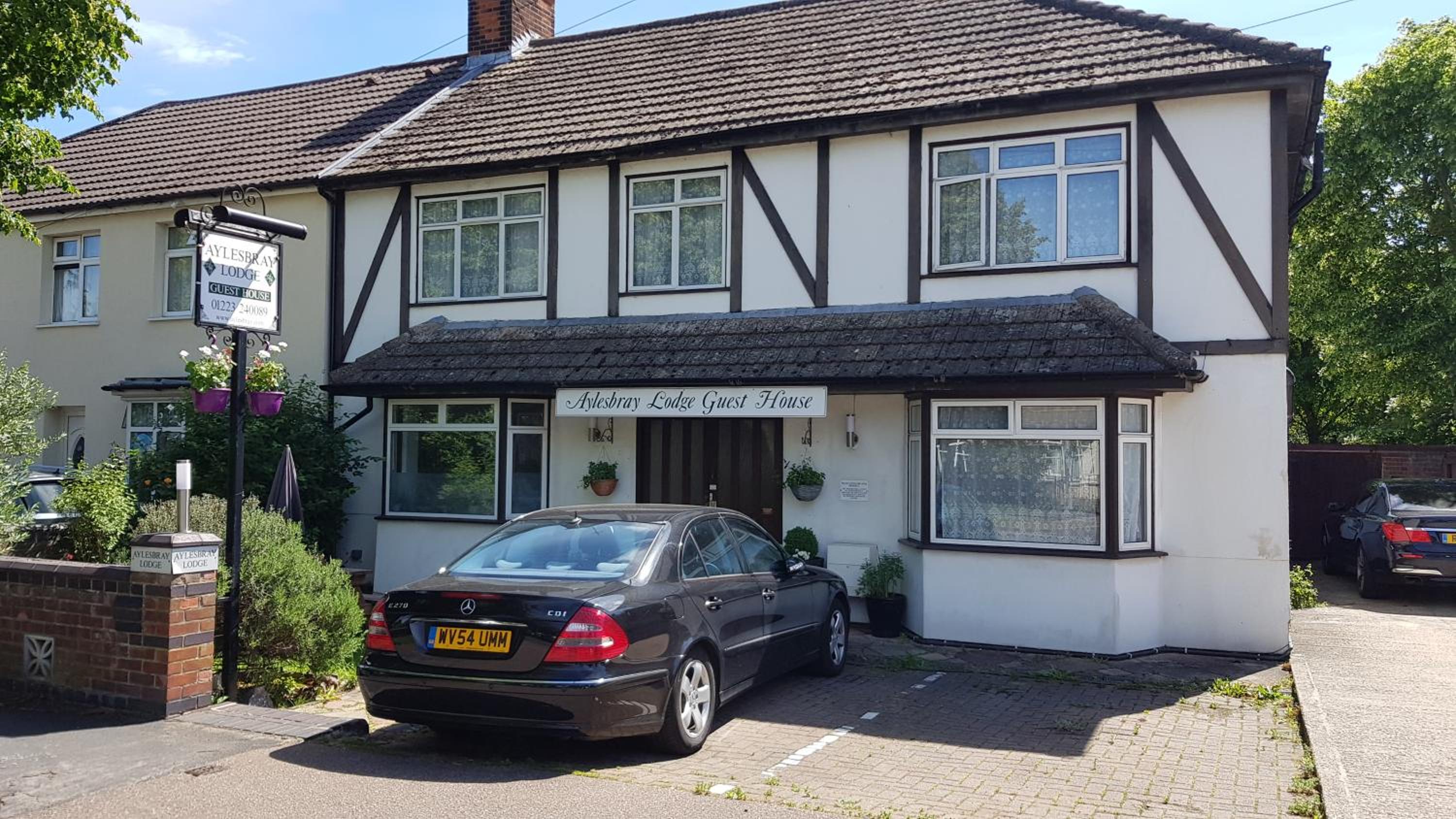 Aylesbray Lodge