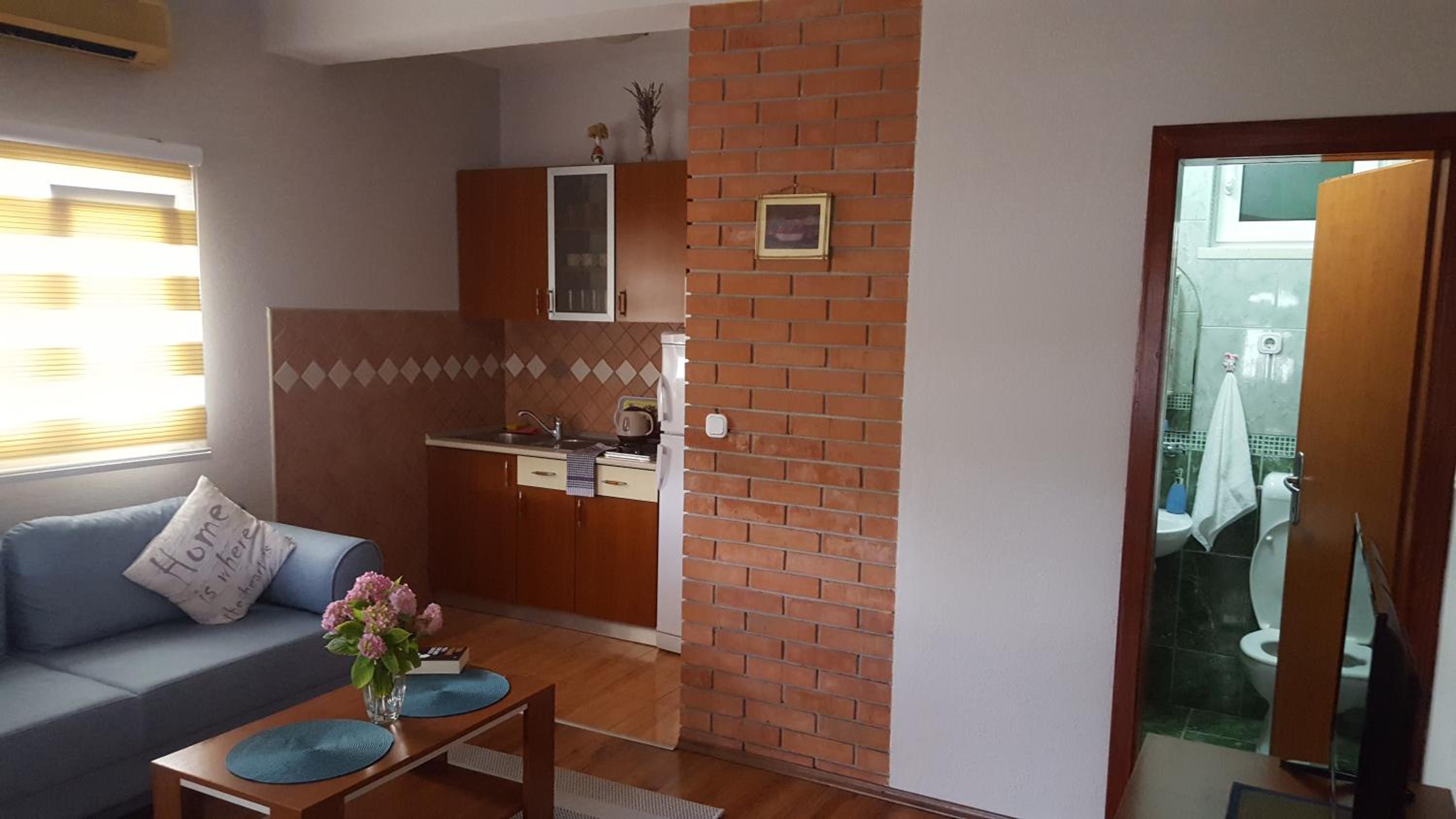 Apartments Leona