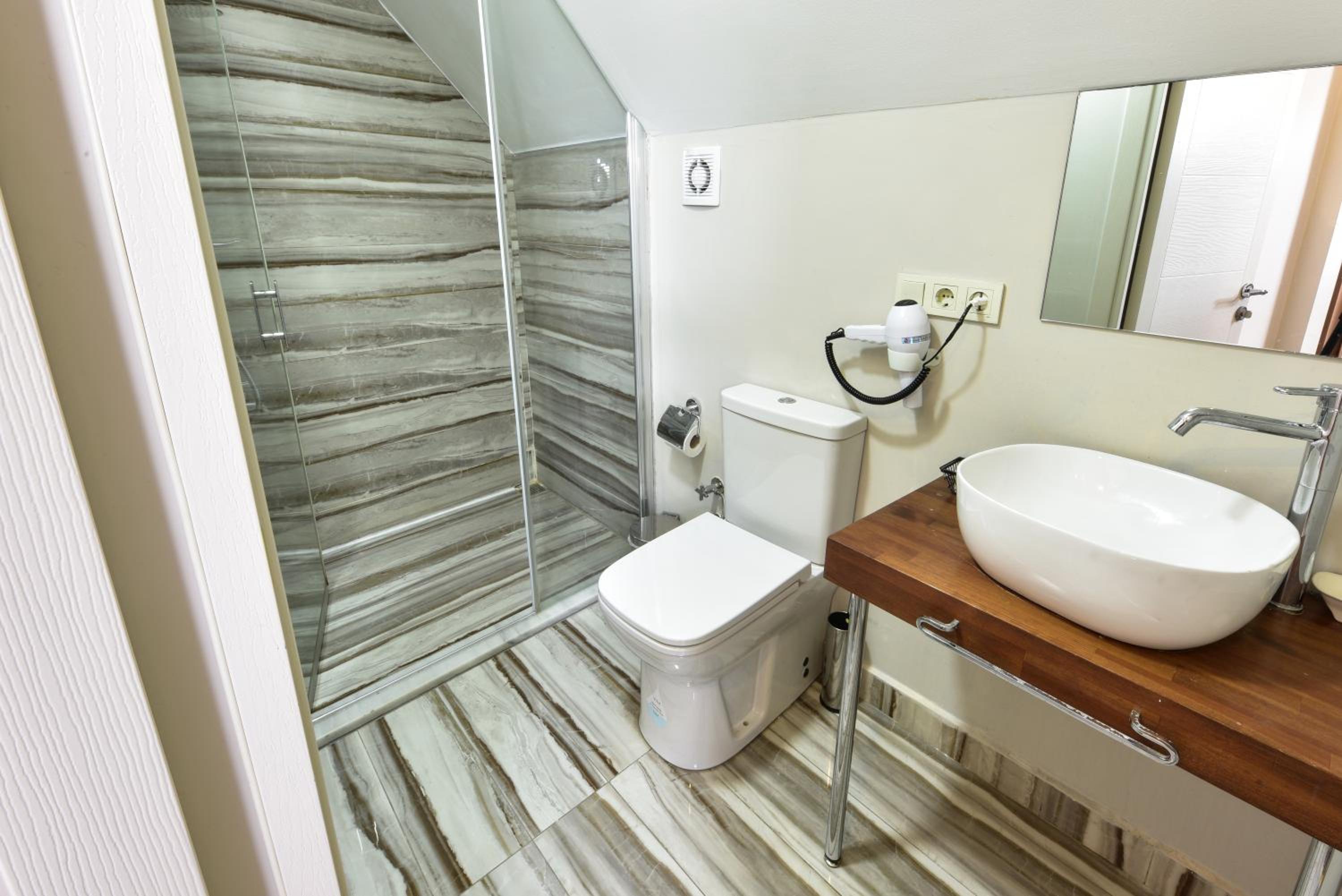 Almina Guest House