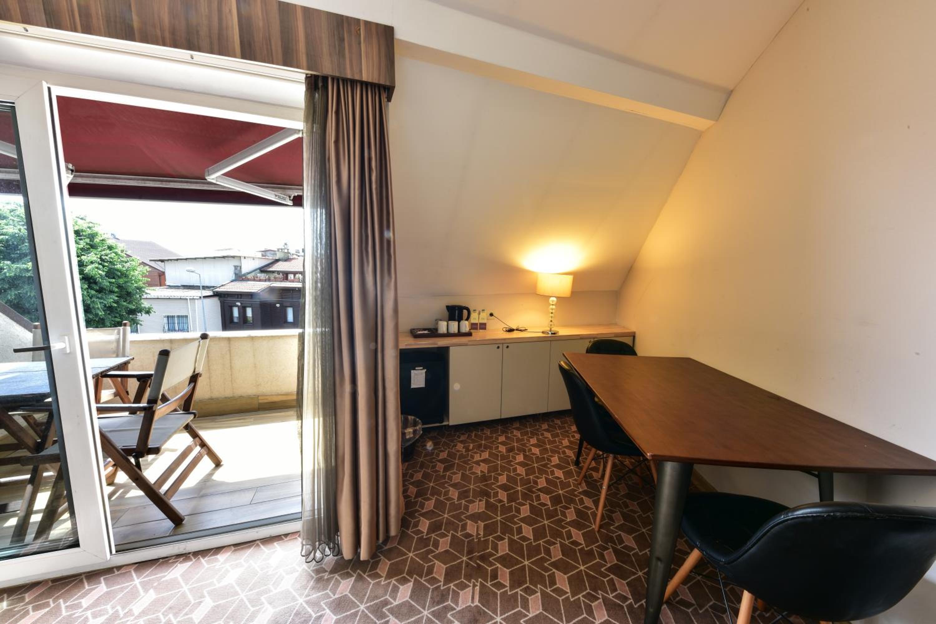 Almina Guest House