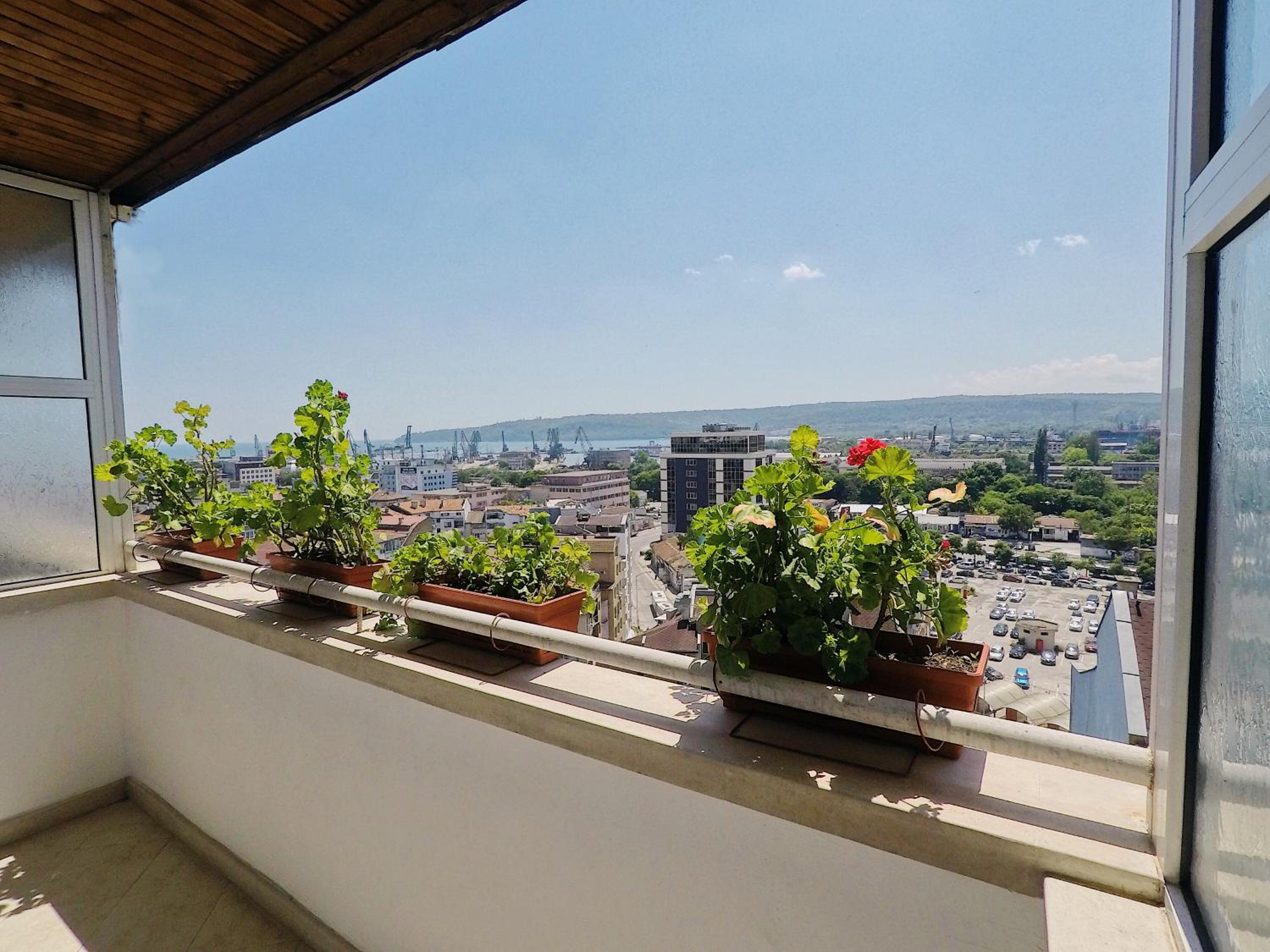 Spacious and Bright Maisonette Varna Center