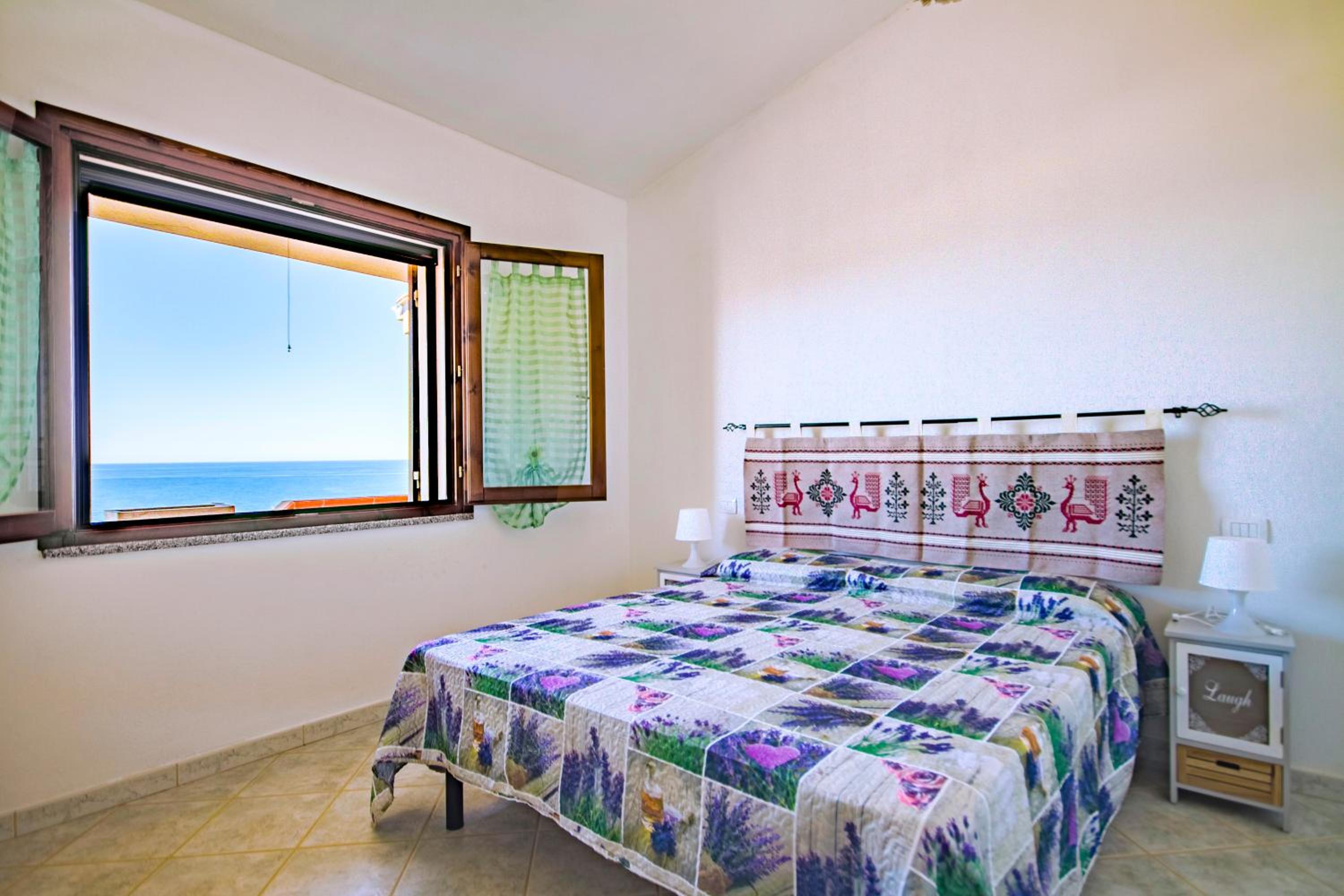 CASA VITALIA- SUPER Vista Mare-2 camere -Giardino-BBQ - WiFi FREE-Parcheggio IUNP5732