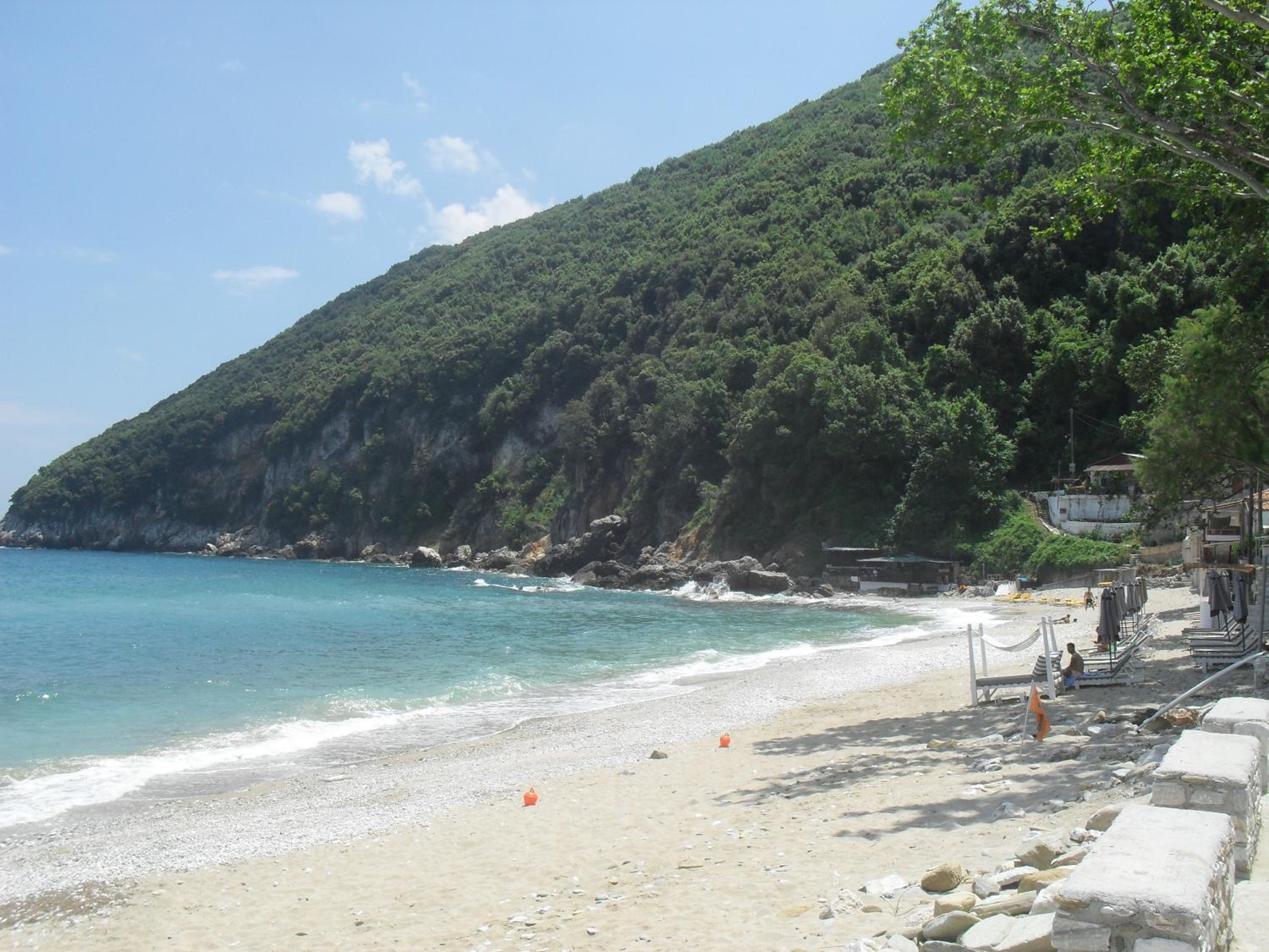 Kamari Guesthouse view 3