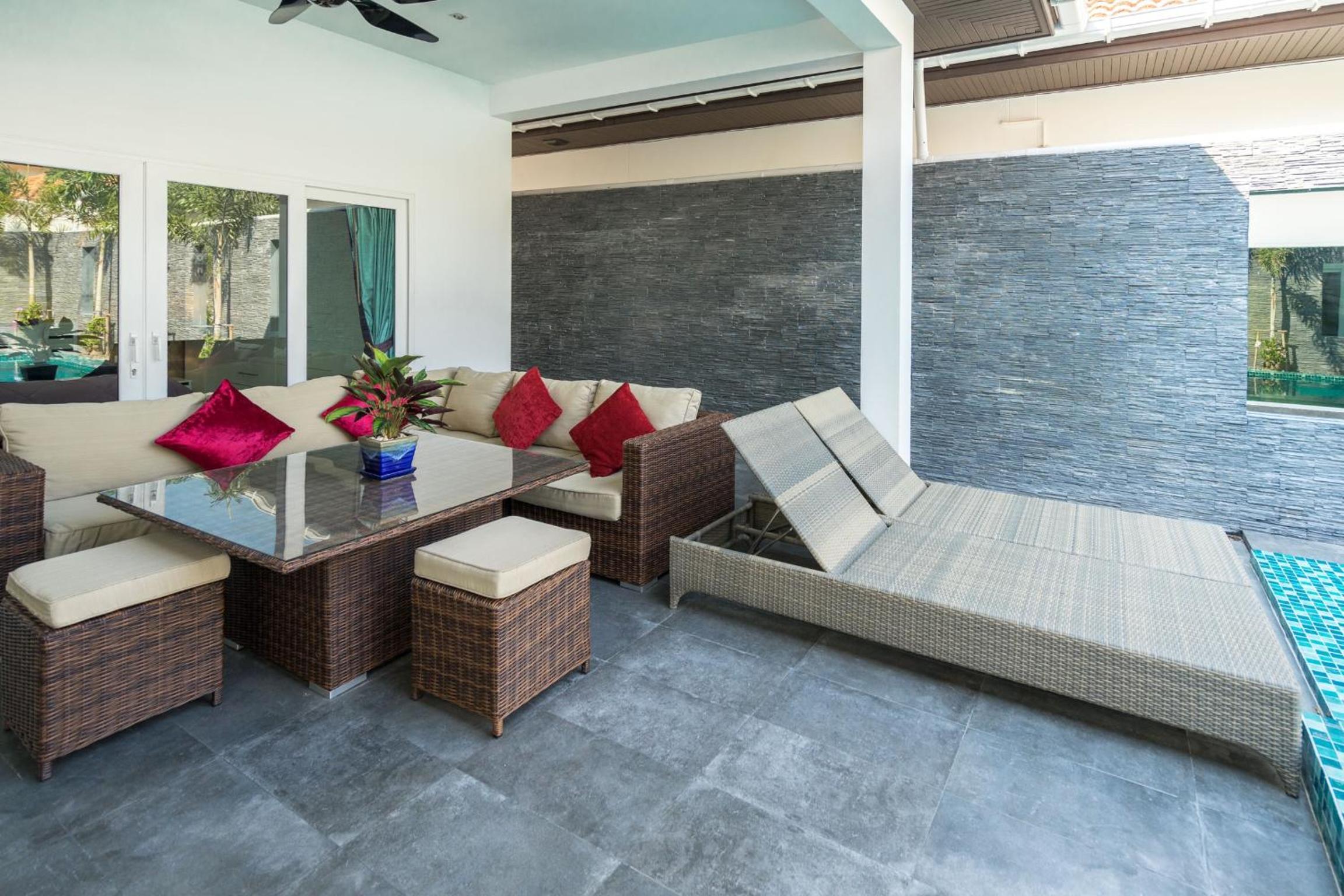 Hotel Majestic By Korawan