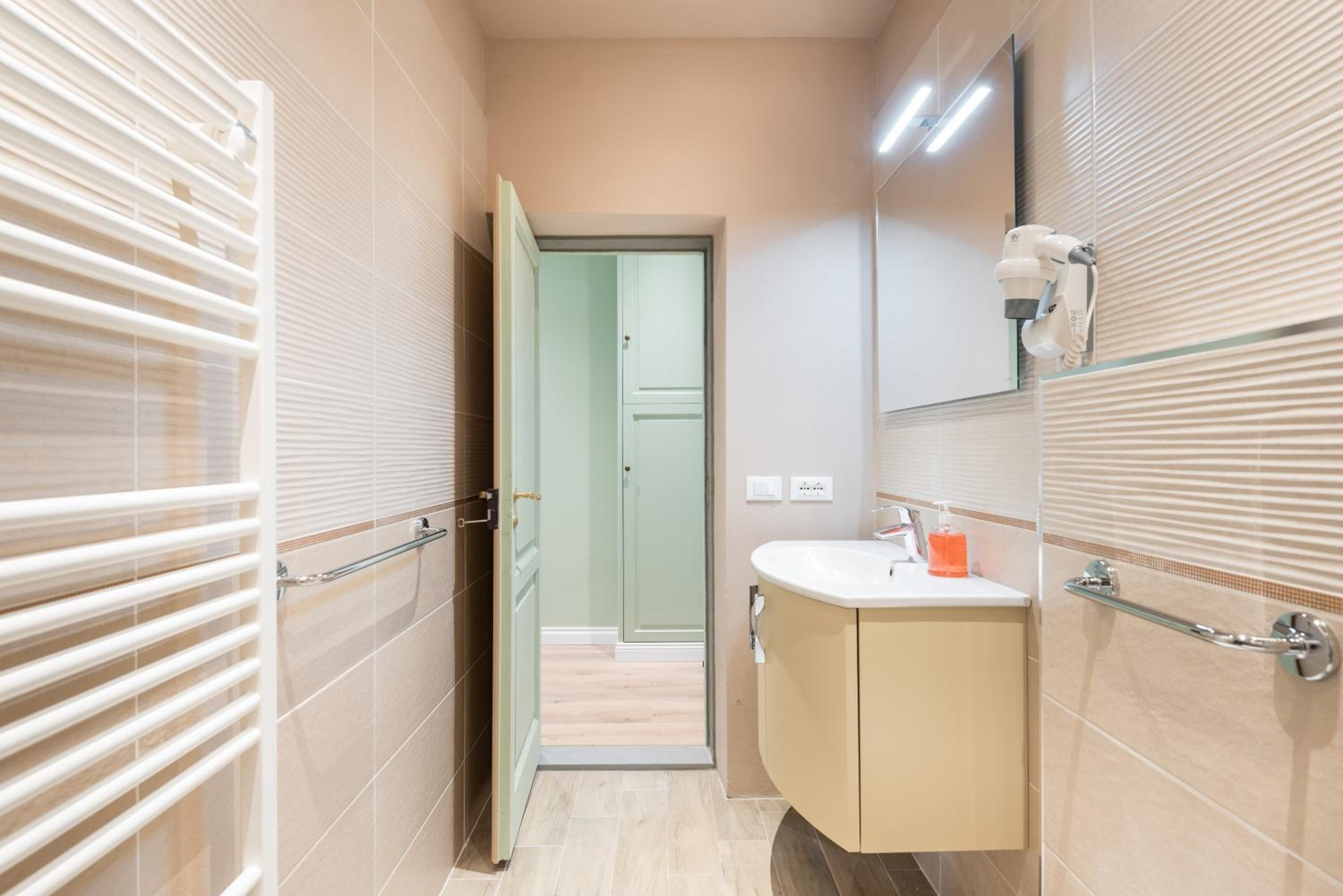 Proconsolo Adapartment Collection