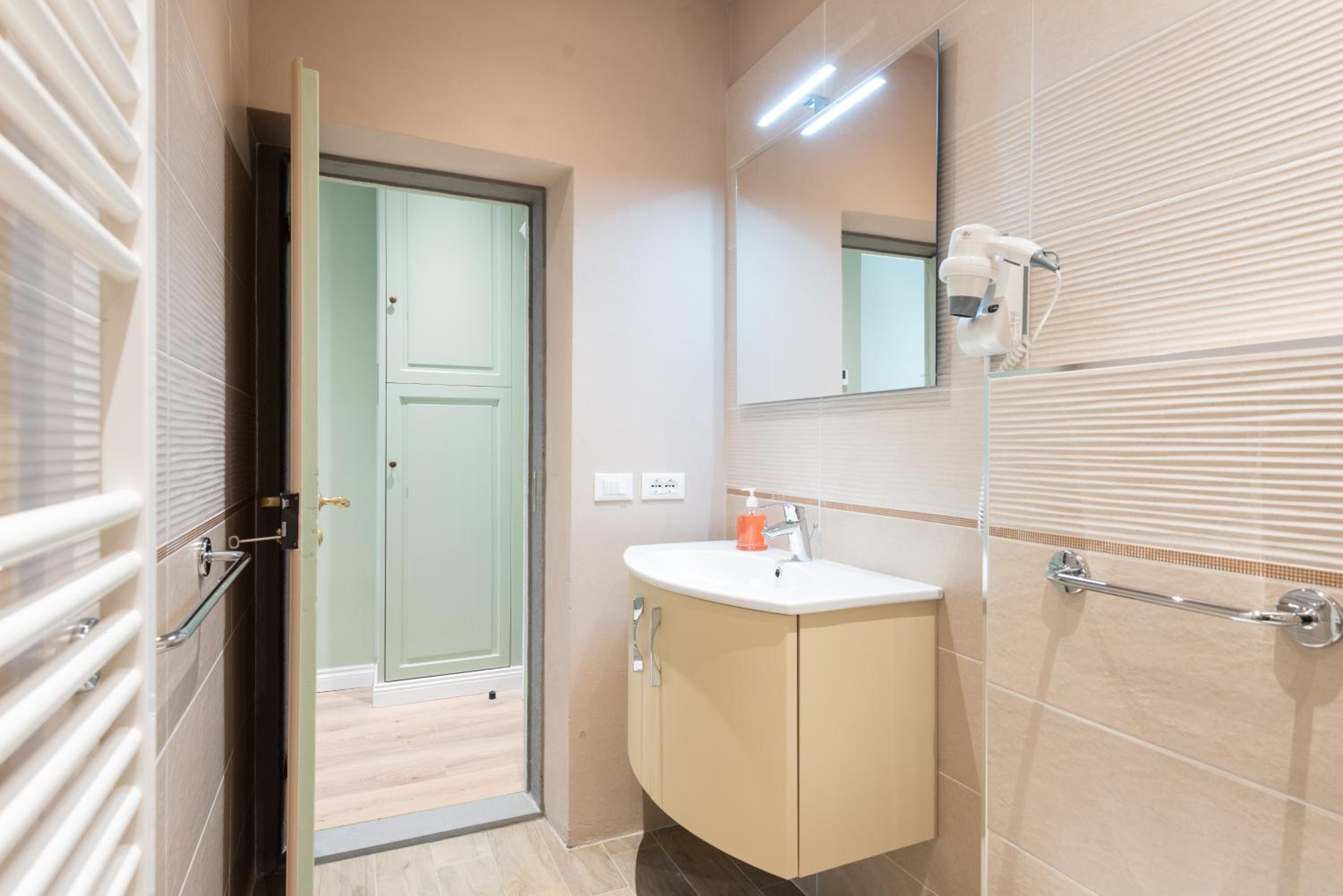 Proconsolo Adapartment Collection
