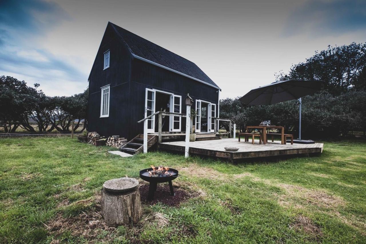 Kakariki Cottage - main view