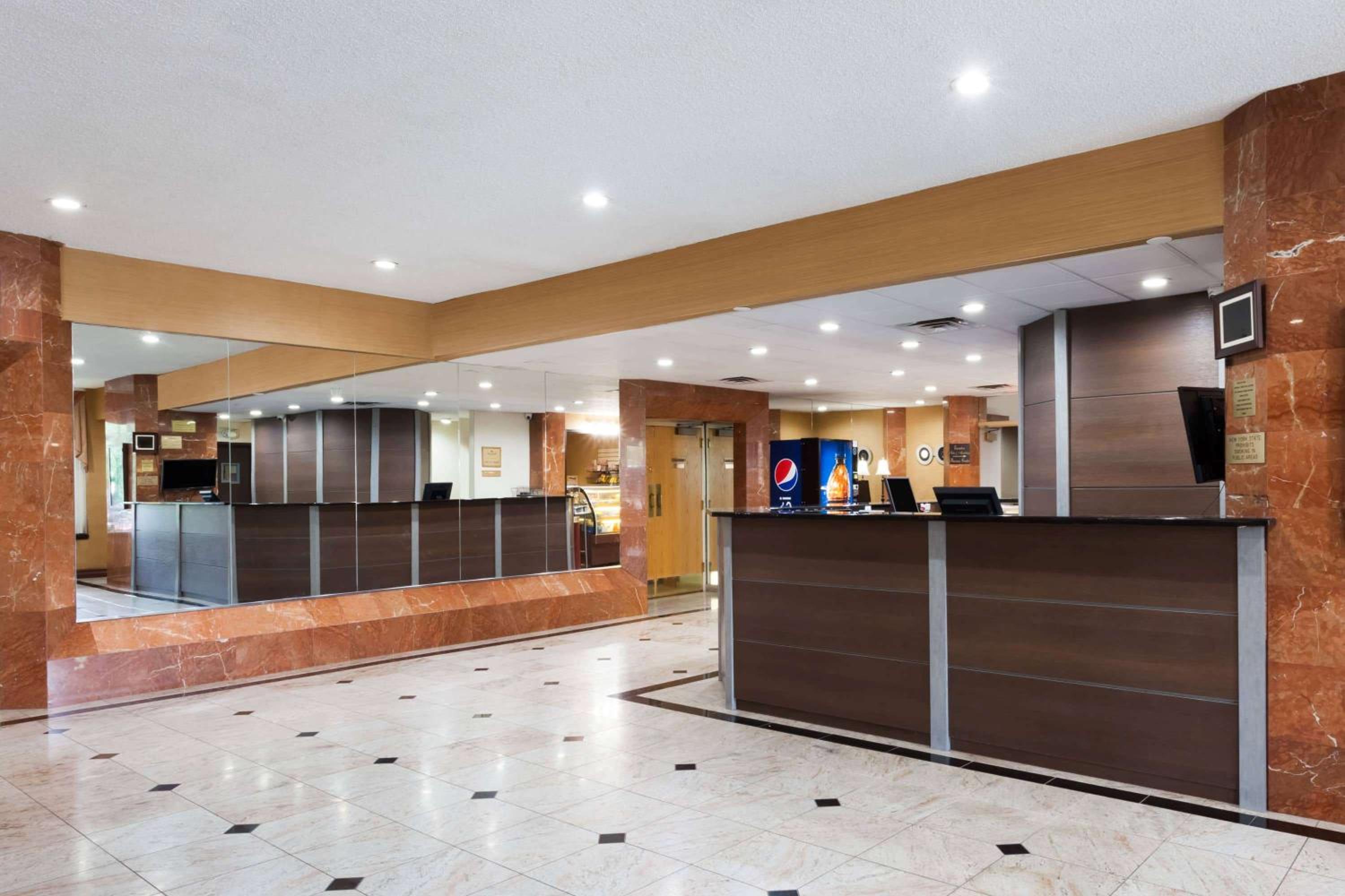 Newburgh Vacations - Ramada by Wyndham Newburgh/West Point - Property Image 33