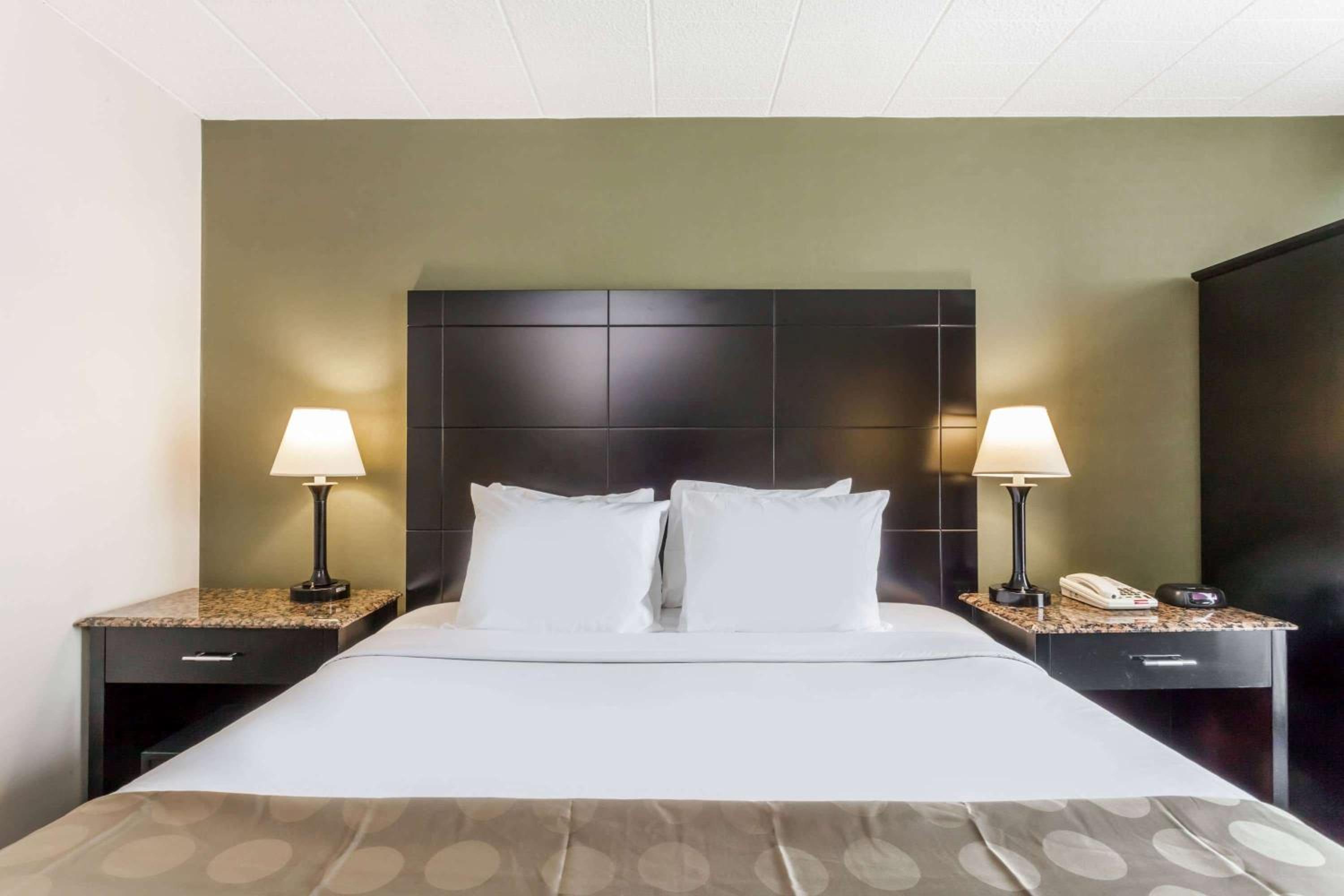 Newburgh Vacations - Ramada by Wyndham Newburgh/West Point - Property Image 38